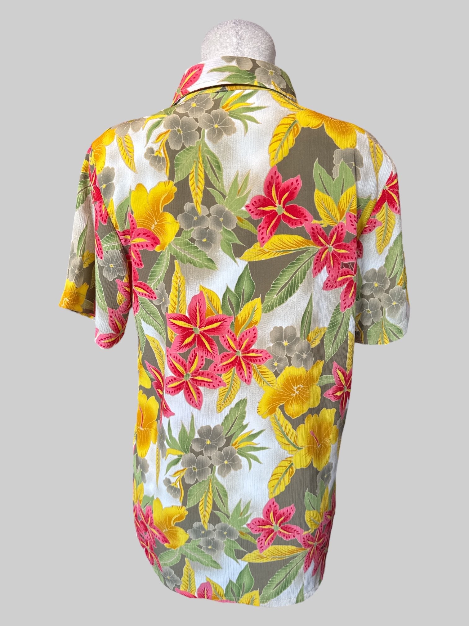 L Vintage white and grey short sleeve button down with yellow and pink floral print