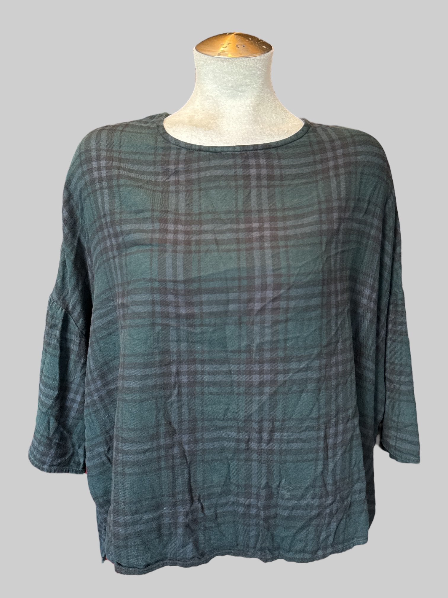 M Dark green and black plaid drop shoulder top with hi low hem