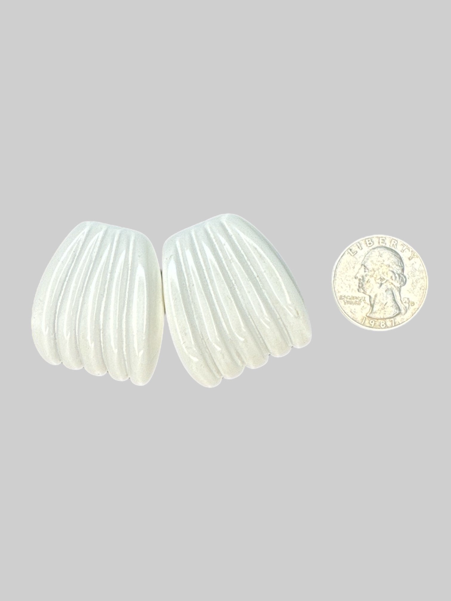 Vintage chunky cream color earrings