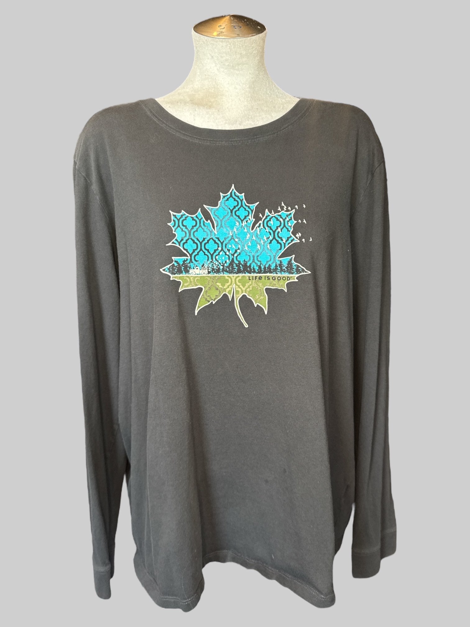 2X Dark grey long sleeve top with maple leaf “Life is good” graphic