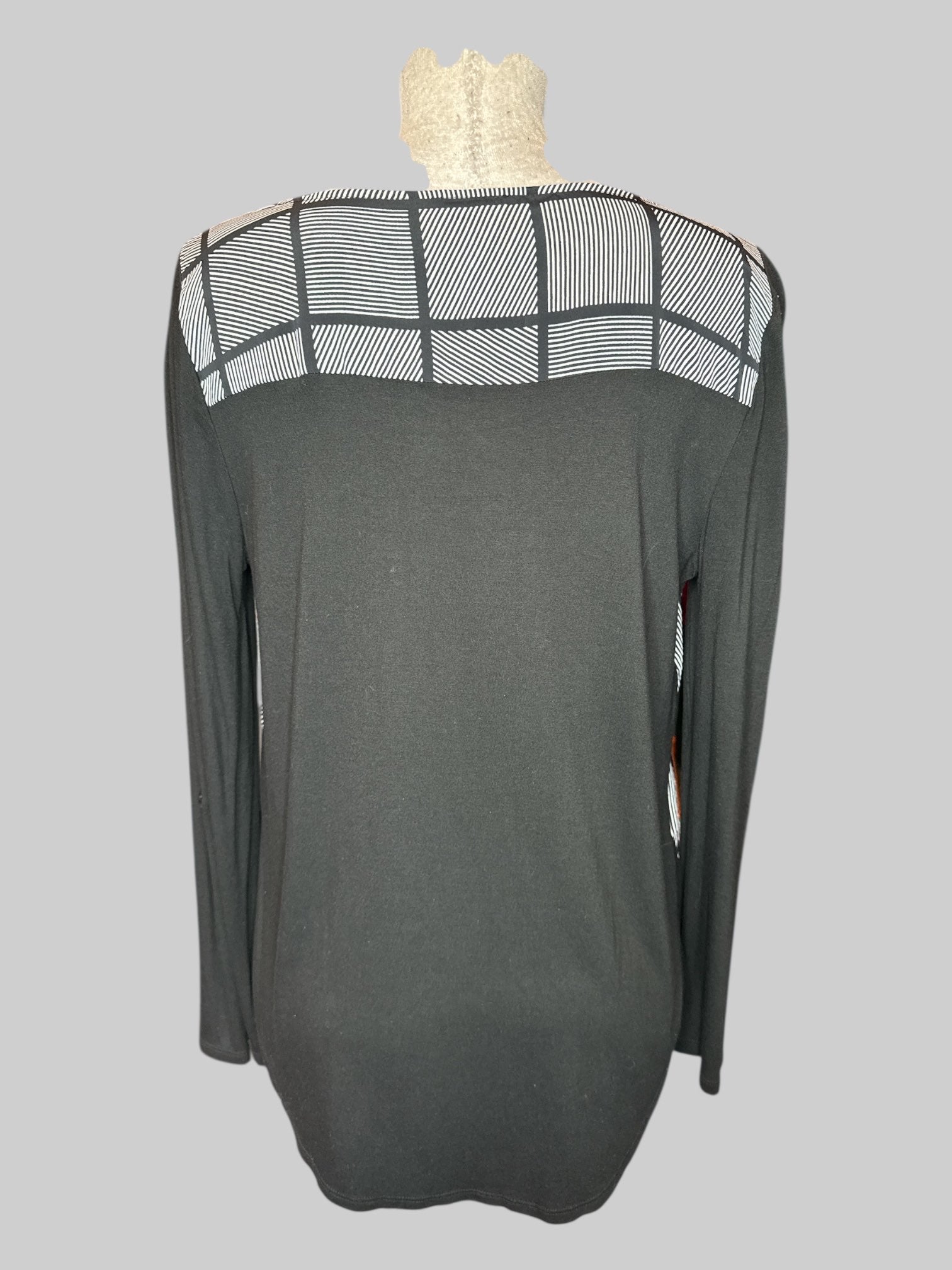 M Black long sleeve top with white striped square pattern