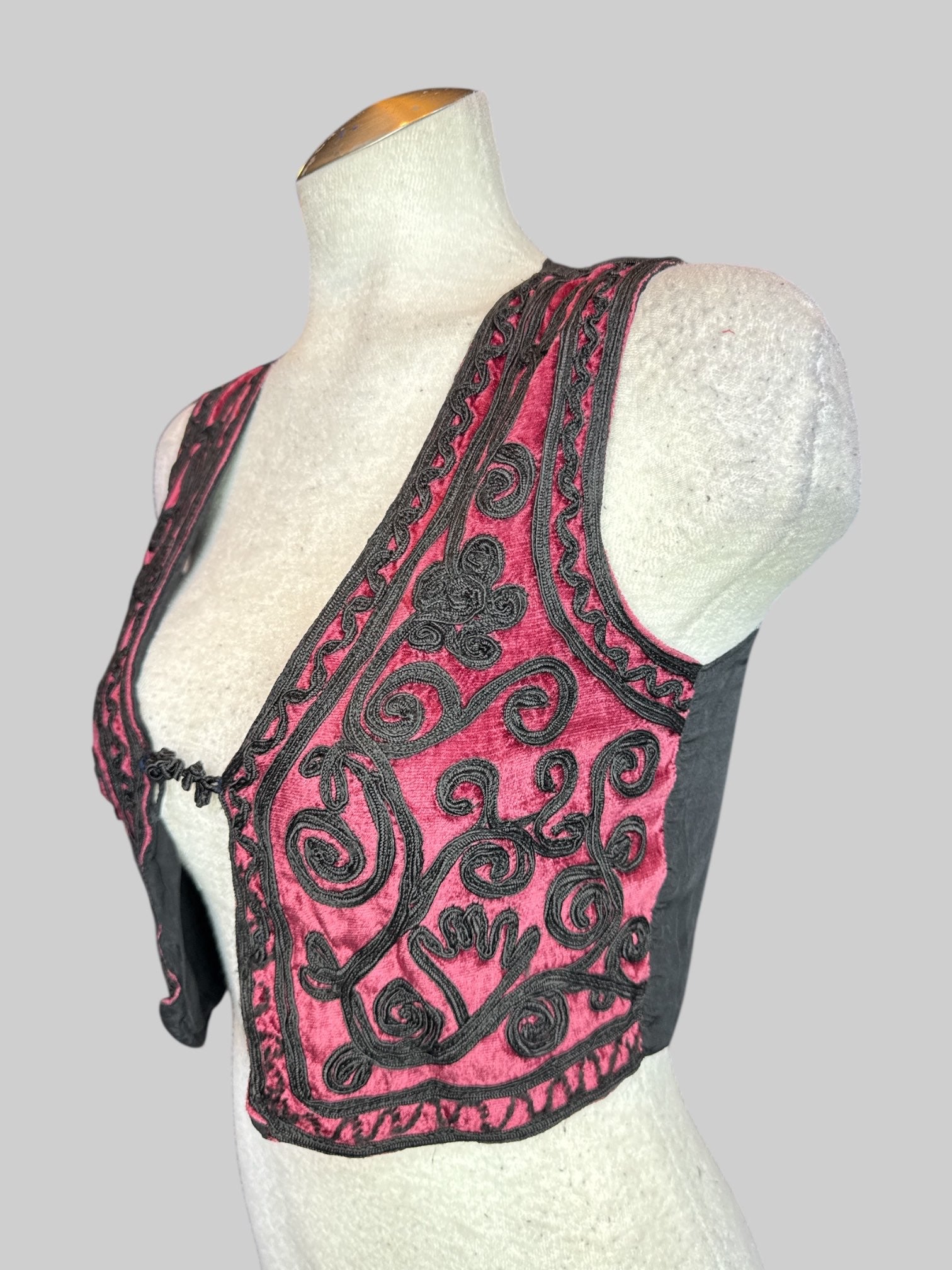 S Vintage beautifully embroidered red and black vest