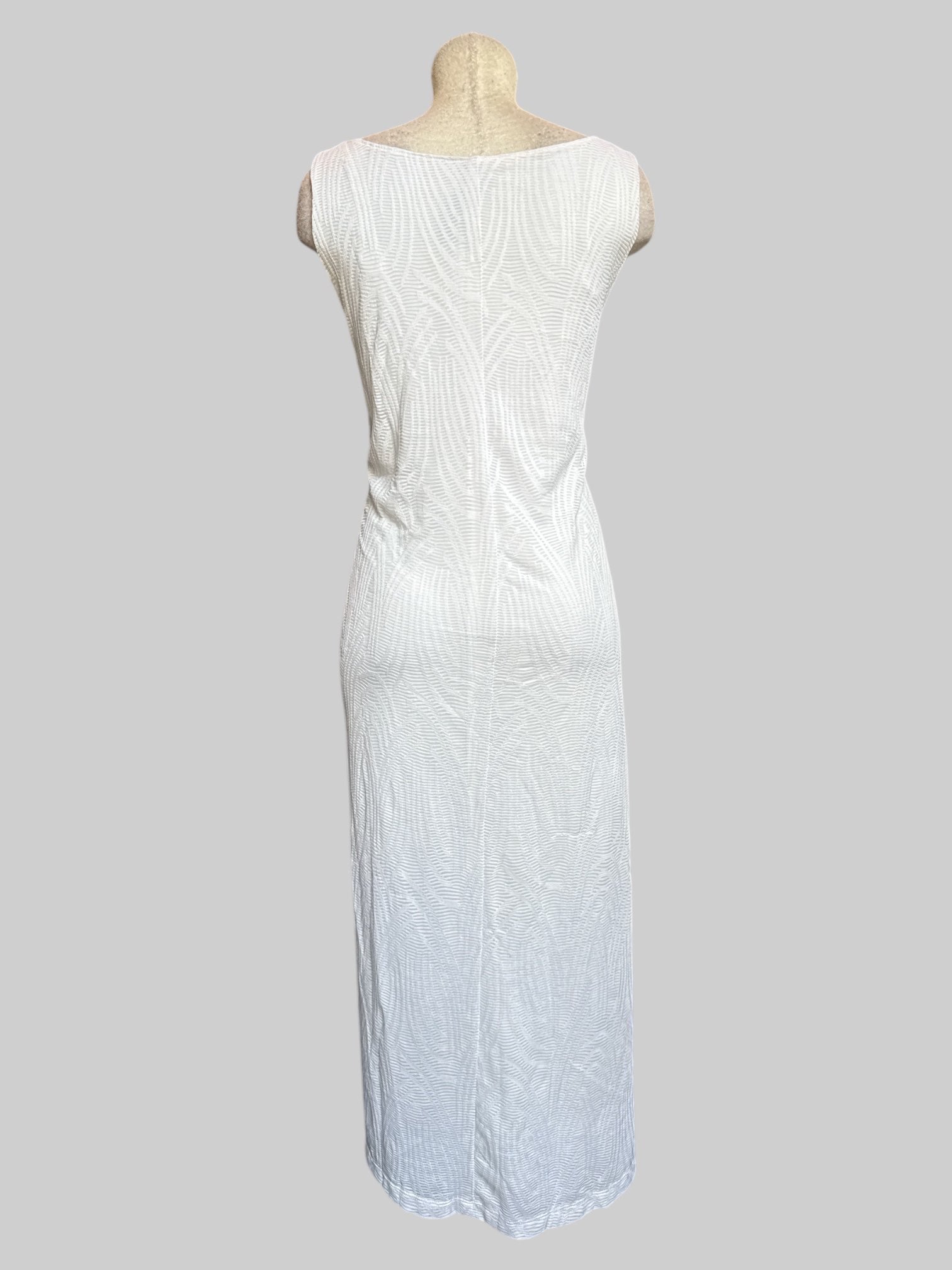 2X White ribbed and textured flowy maxi dress