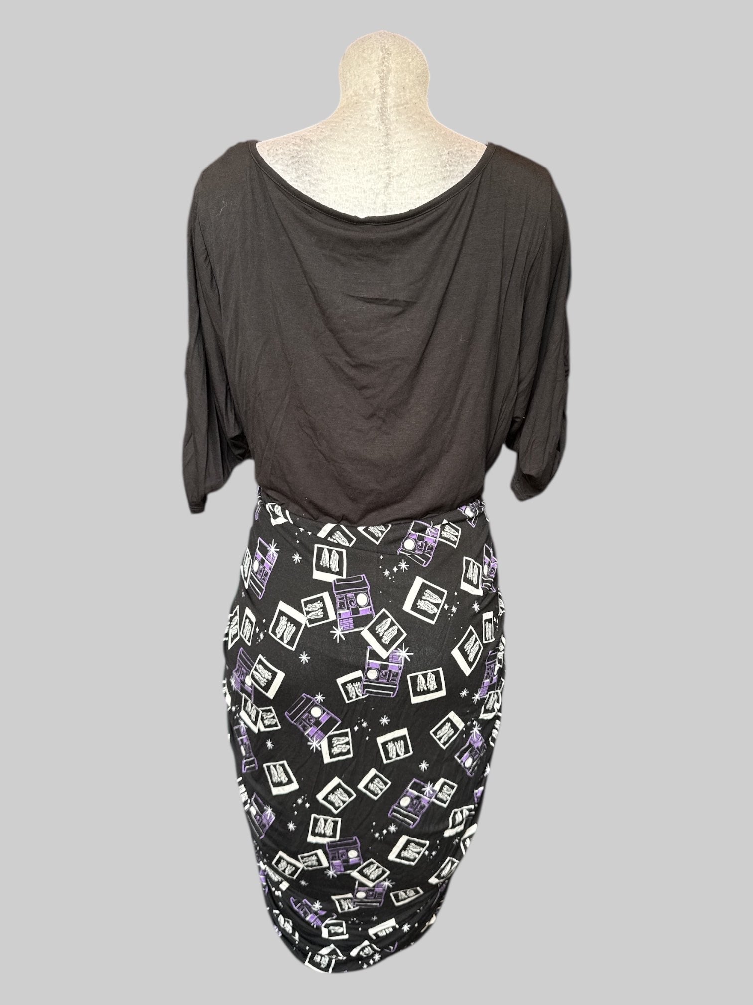 4X Black Beetlejuice dress with ruching on the sides