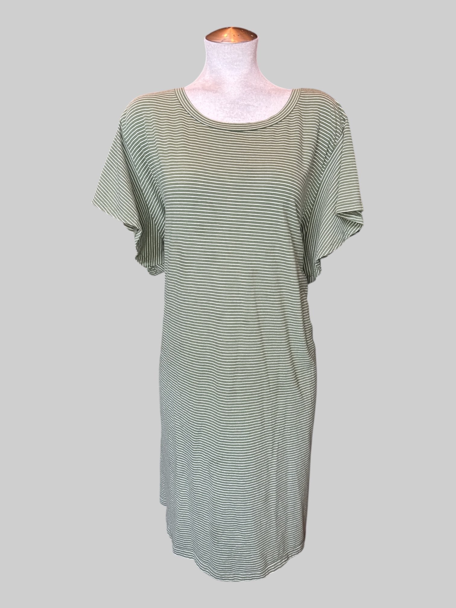 4X Flowy green and white stripped t shirt dress
