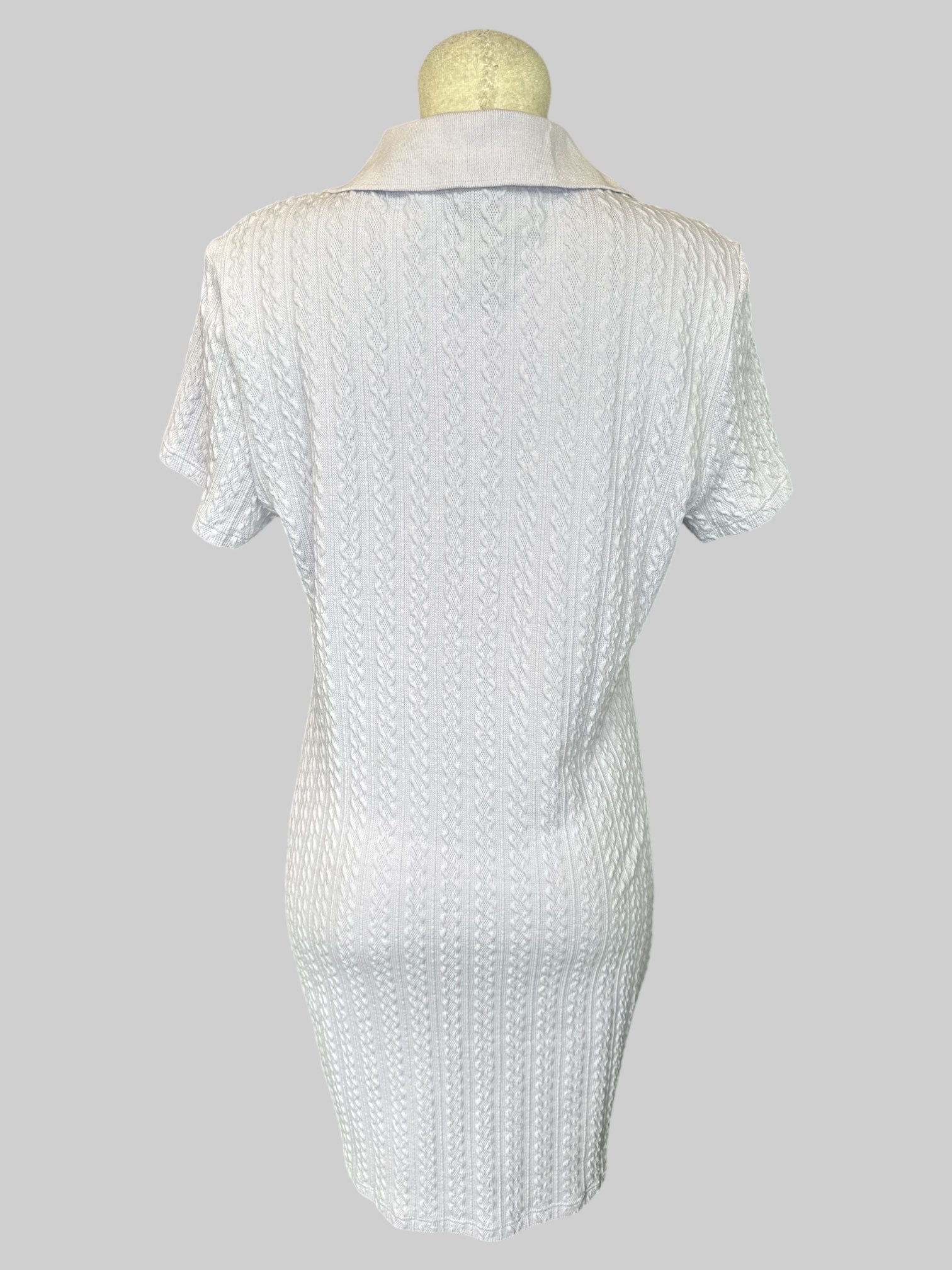 0X Light purple knit dress with V-neck and collar