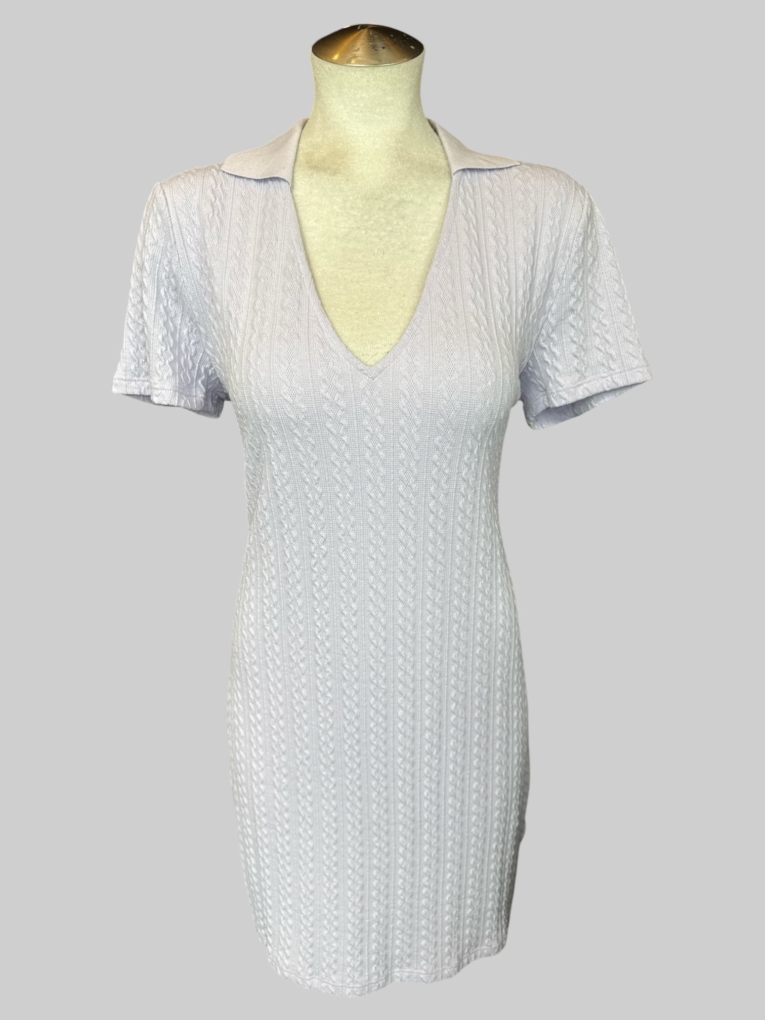 0X Light purple knit dress with V-neck and collar