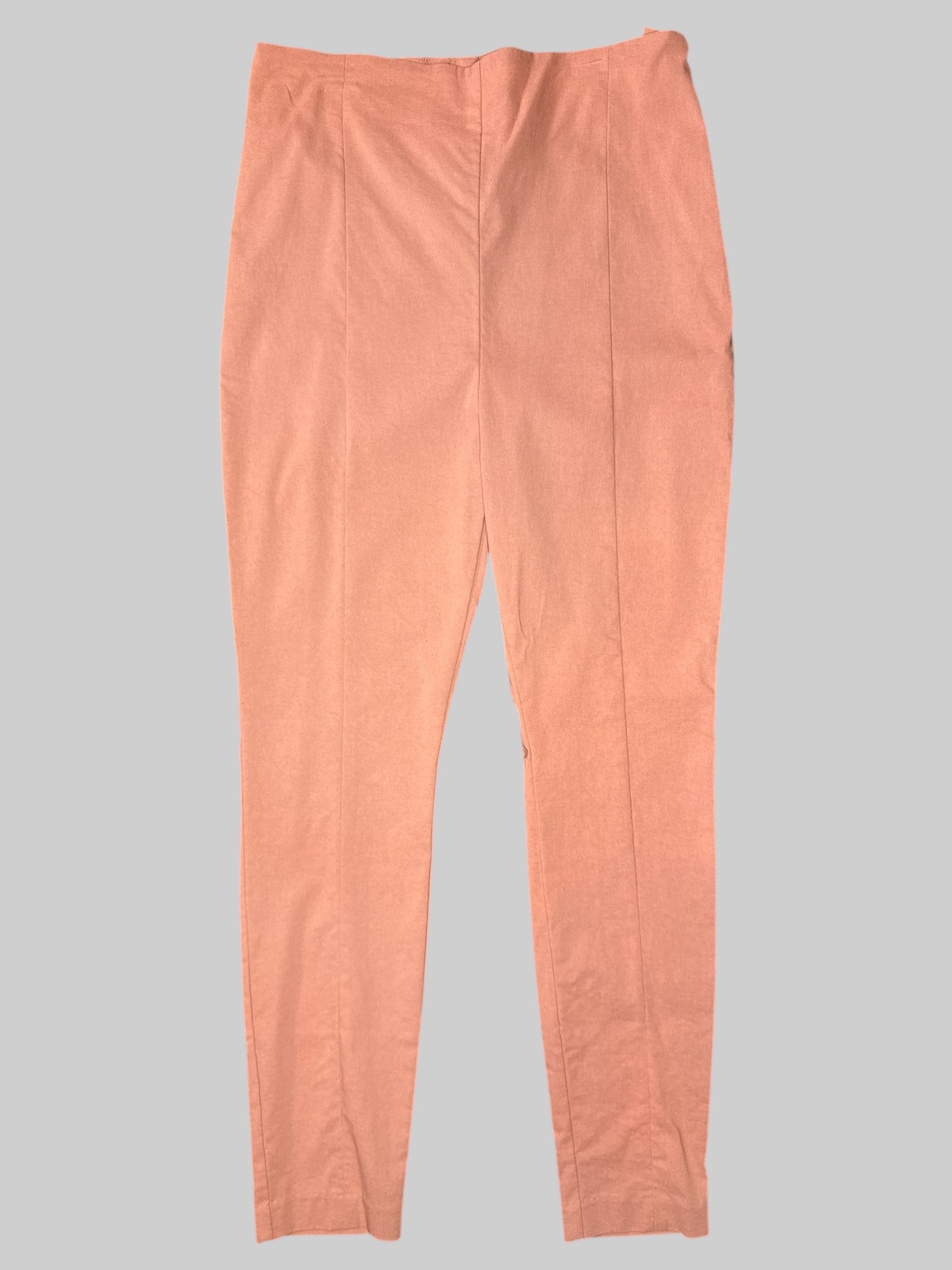 M Pink pants with center of leg stitching, faux pockets on back, and zipper on the side