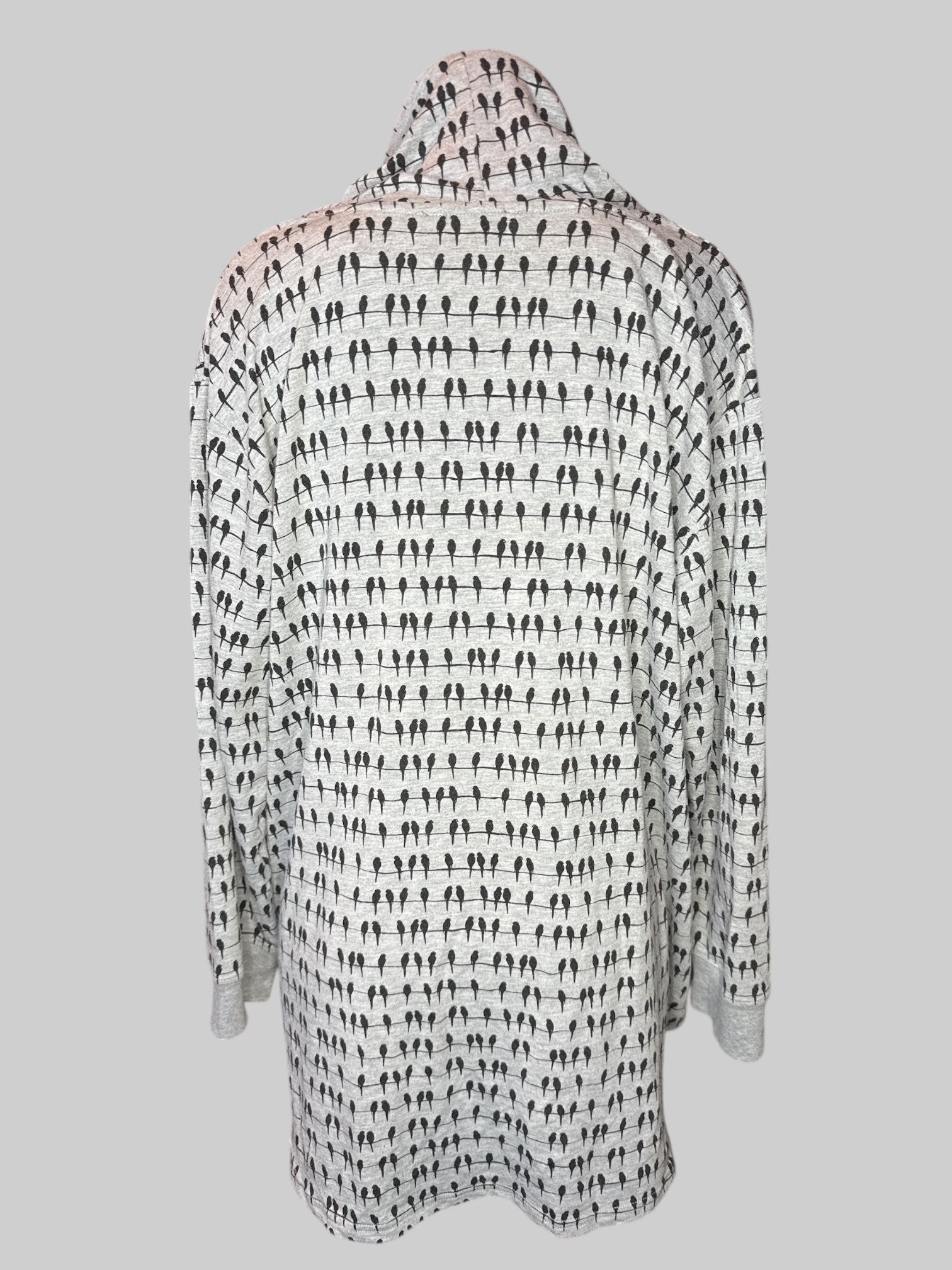 4X Heathered grey pullover hoodie with crow standing design, and high low hem