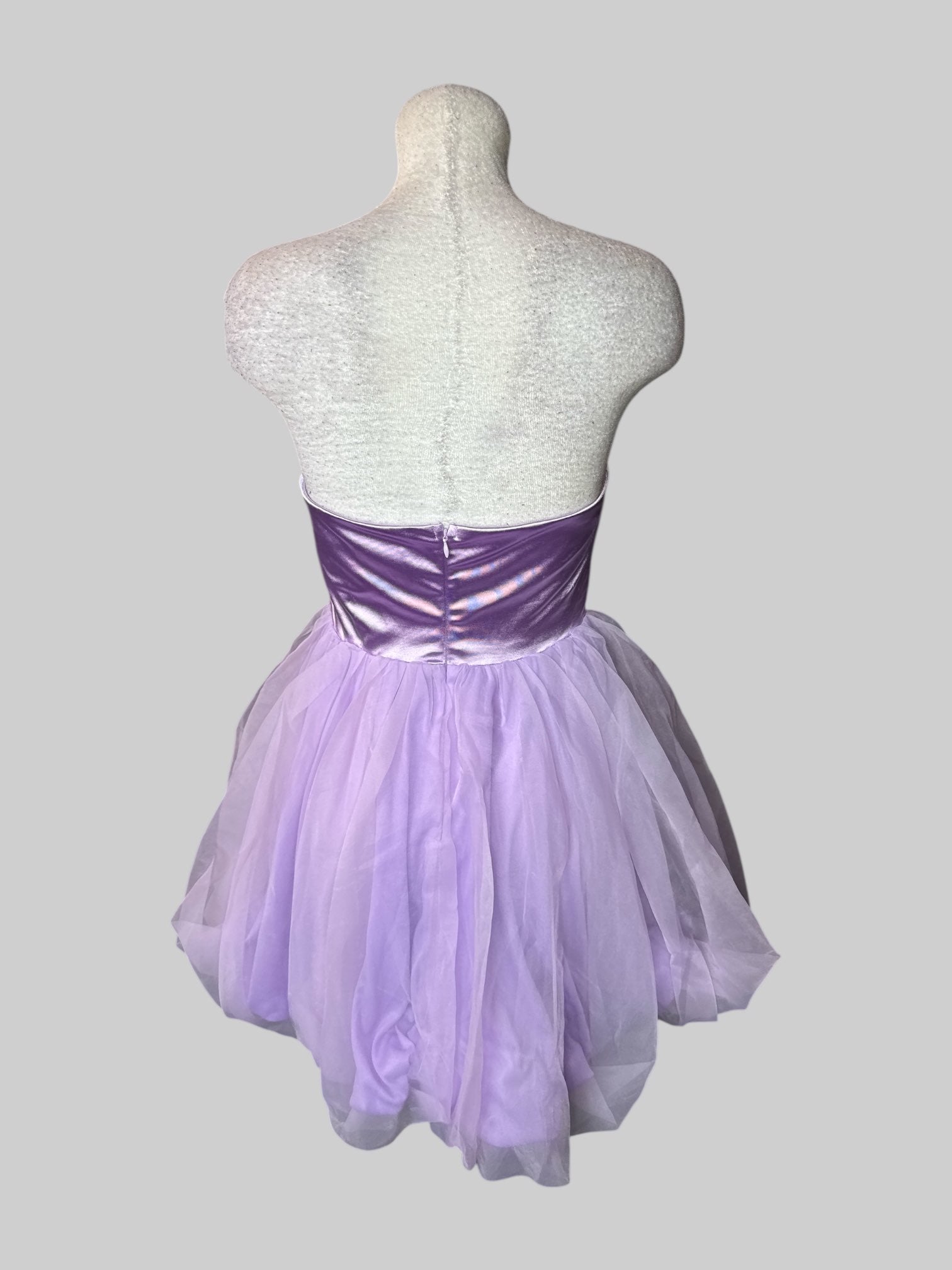 M NWT light purple strapless poof dress with tulle outer layer, and zipper on back