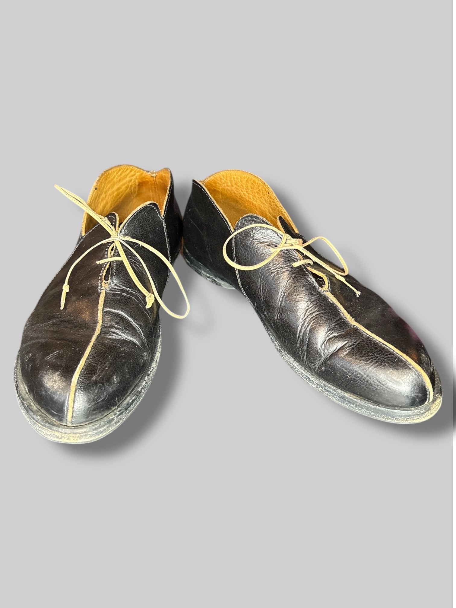 Size 40 Black leather shoes with leather lacing, and center seam going to point