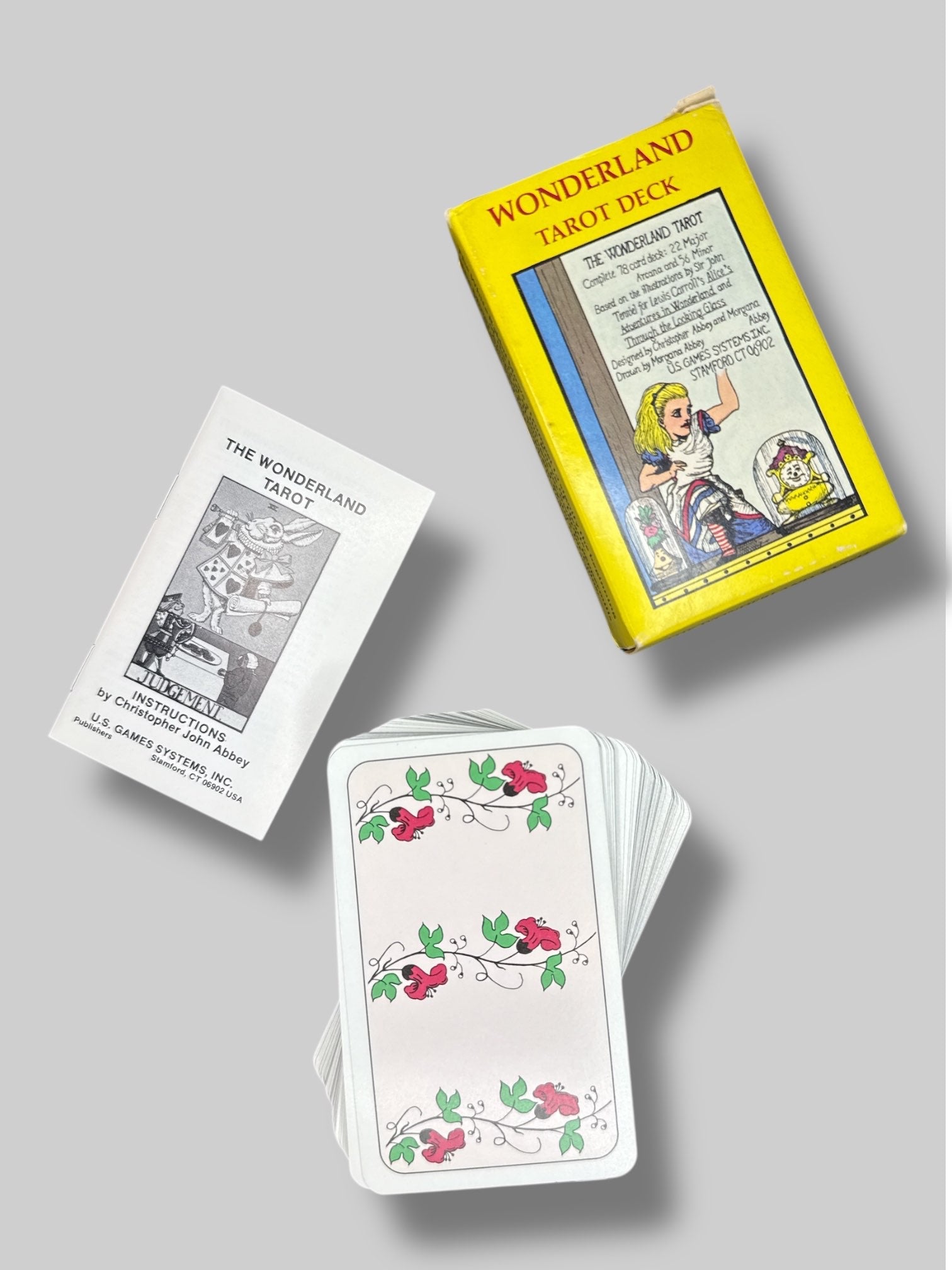 Vintage rare Wonderland tarot deck