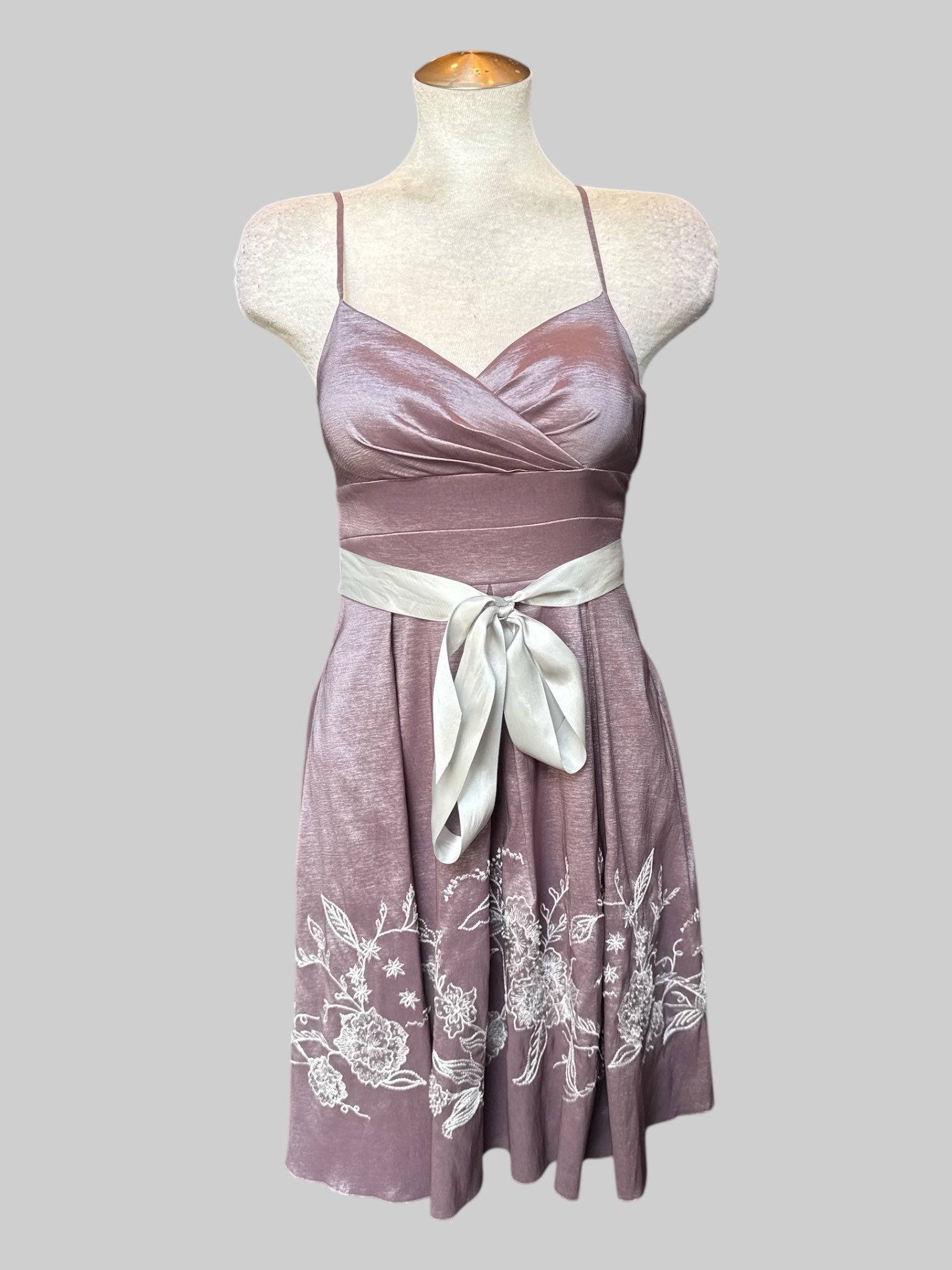 M Dusty purple fit and flare dress with beautiful white embroidery and beaded flowers and a tie in front or back