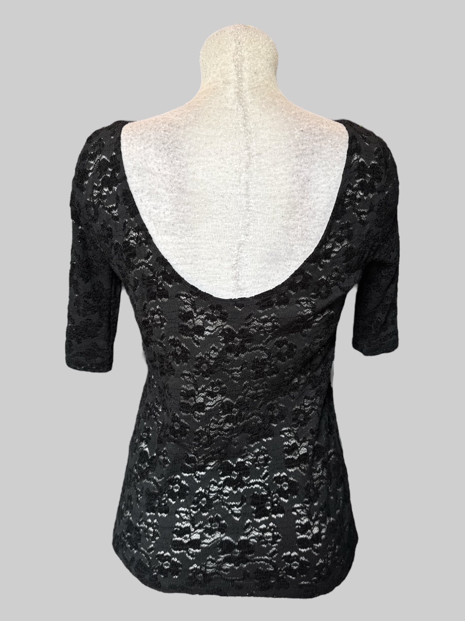 XL Black sheer lace floral top with half sleeves