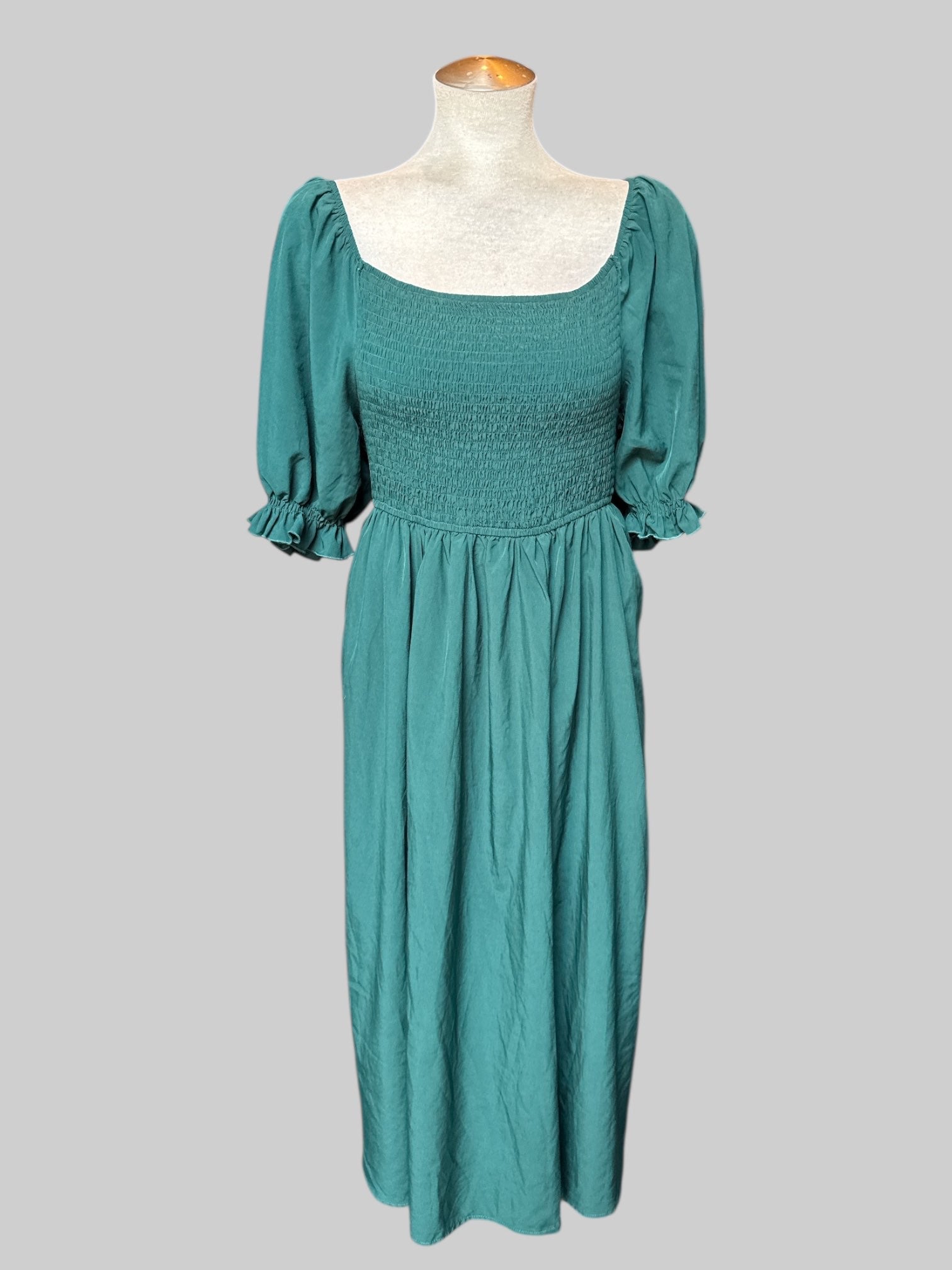 0X Green flowy dress with shirred bodice and balloon sleeves