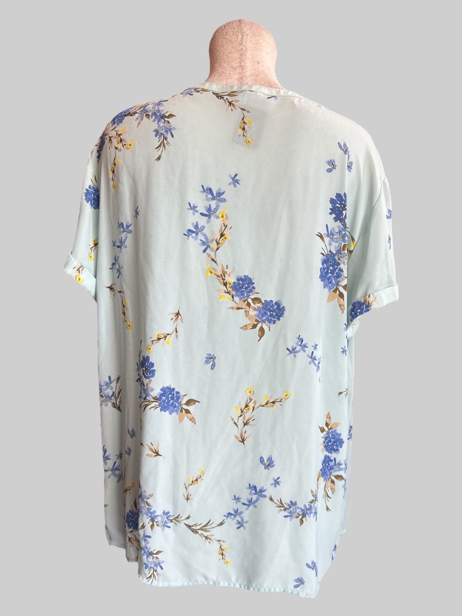 2X Sheer light blue flowy top with pleating and blue green florals