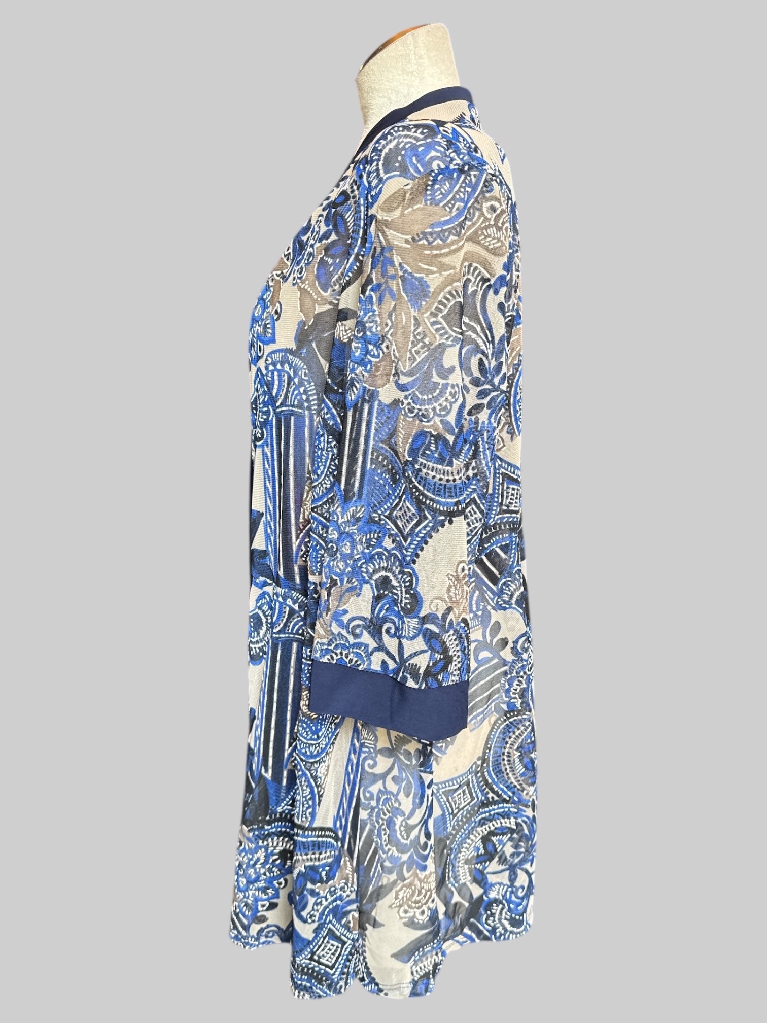 0X Vintage sheer flowy cardigan with blue florals and geometric patterns