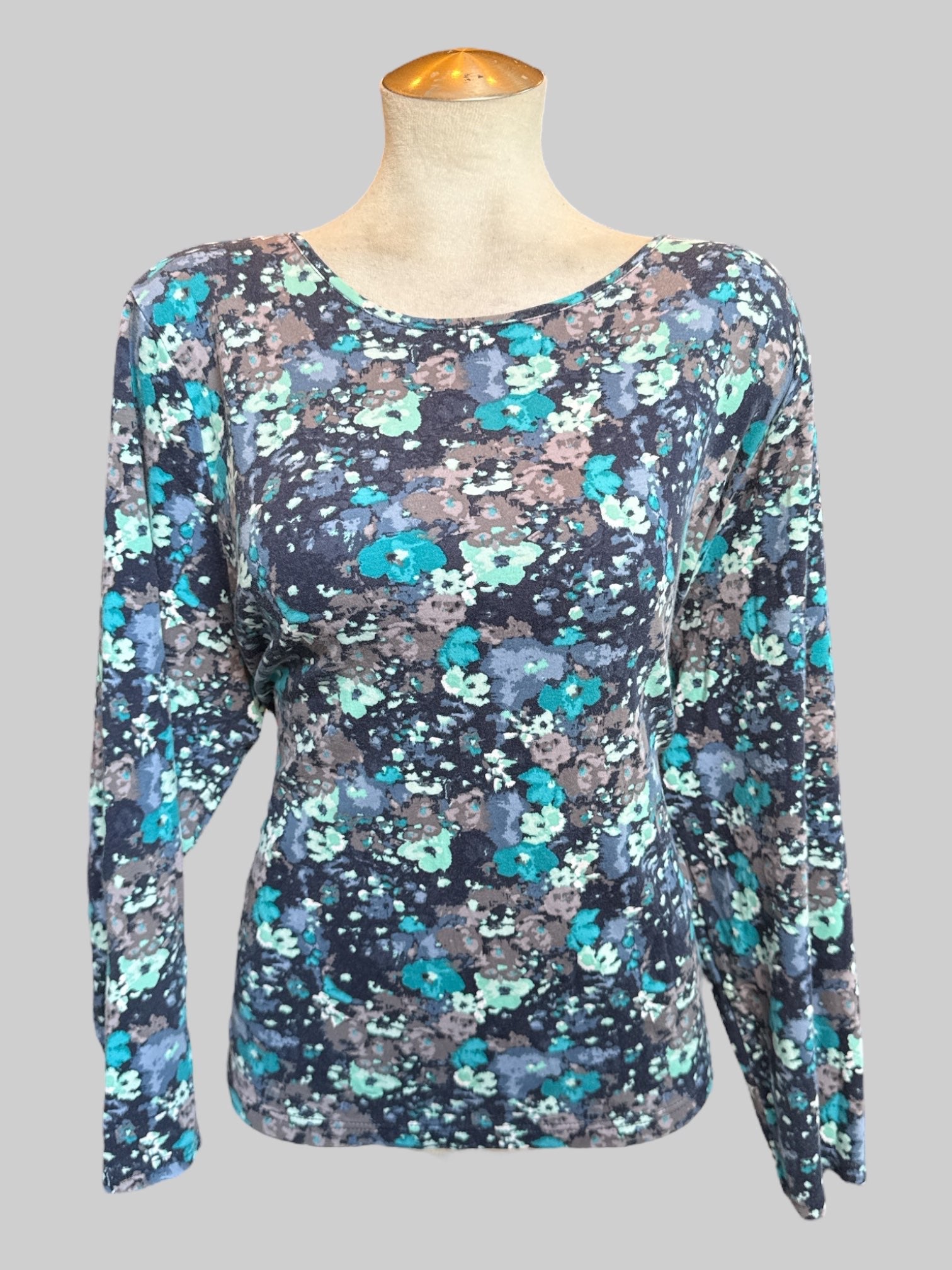 5X Blue long sleeve top with blue florals
