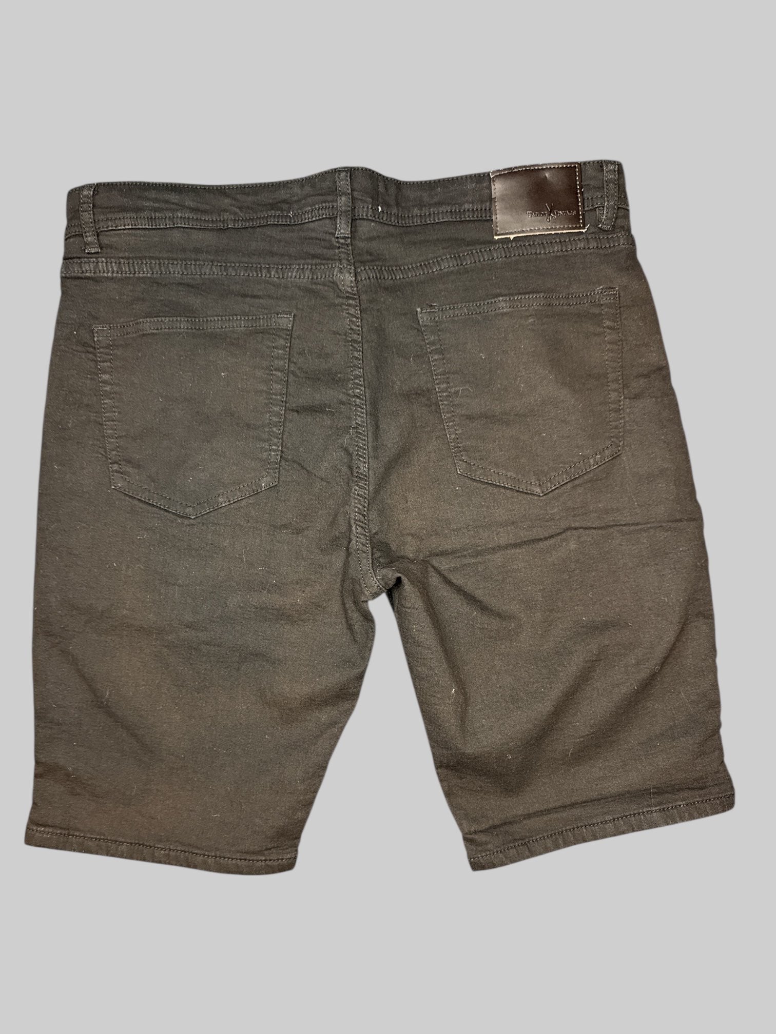 0X Vintage black Bermuda shorts