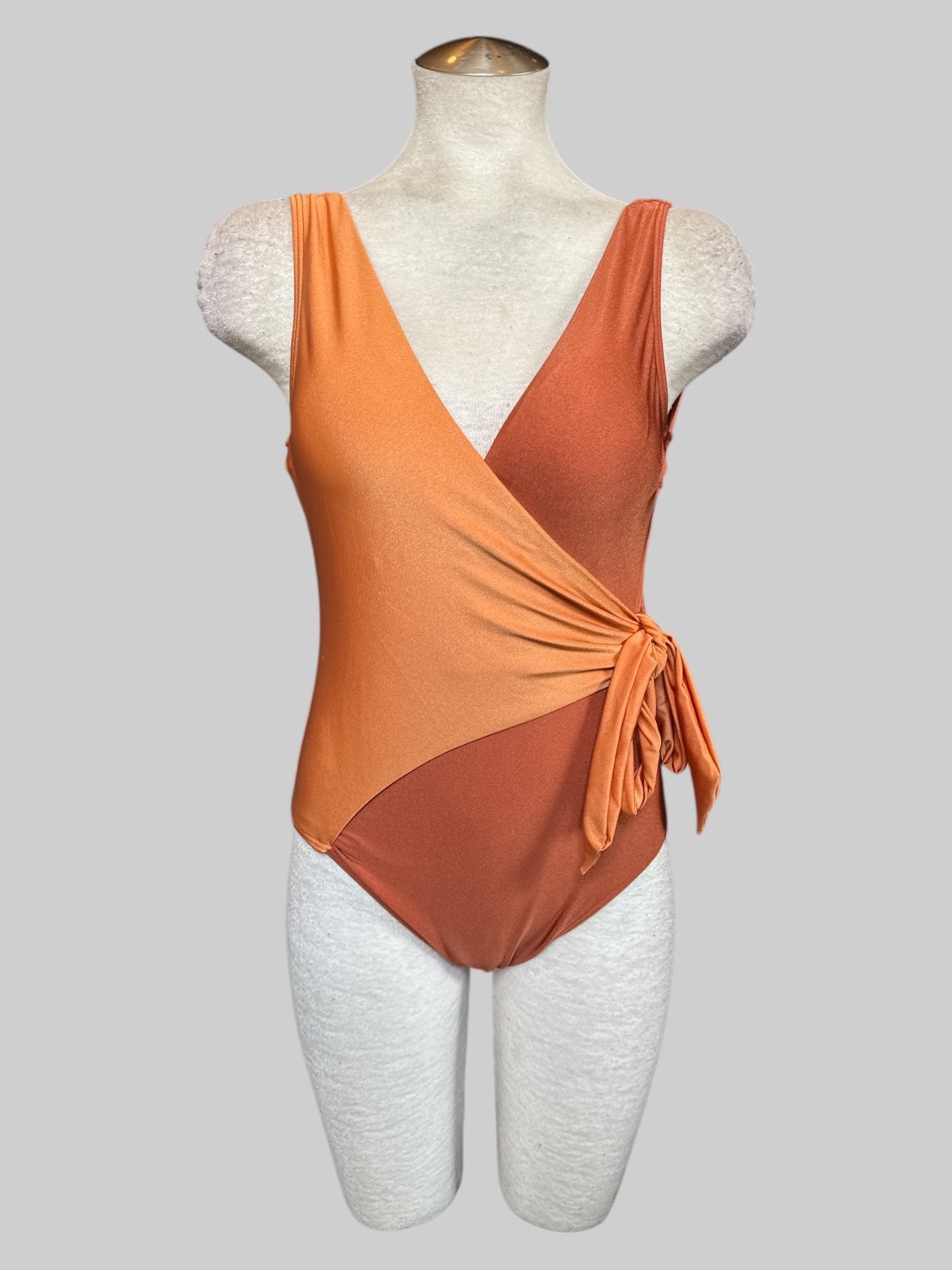 L Color block orange swim suit with tie on side