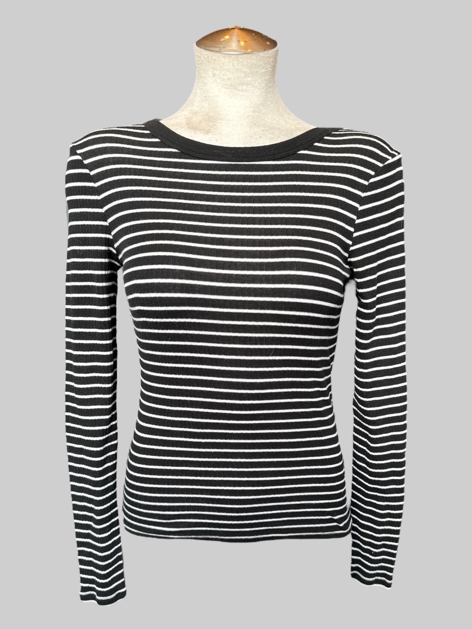 M Ribbed black and white striped long sleeve shirt