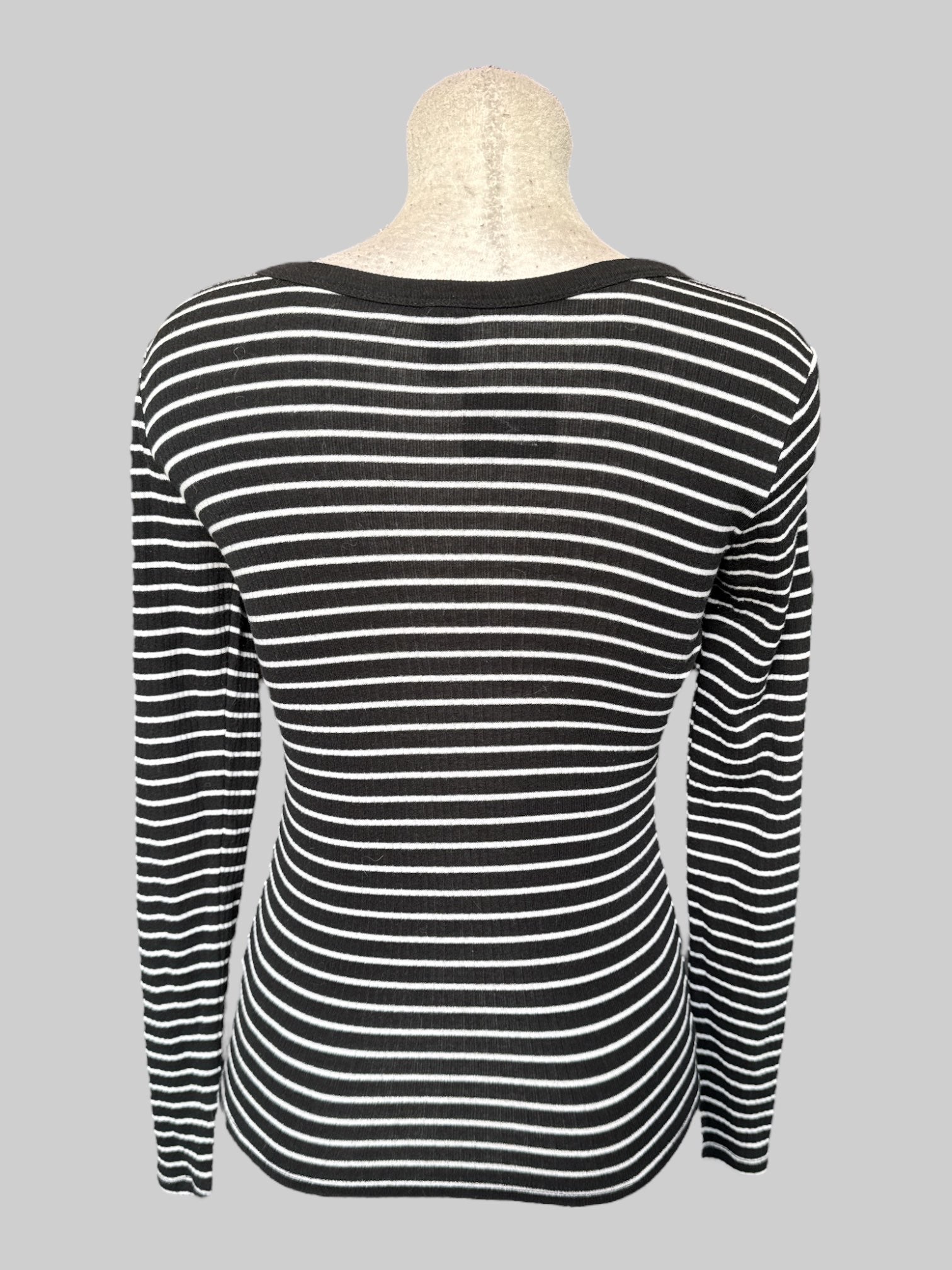 M Ribbed black and white striped long sleeve shirt