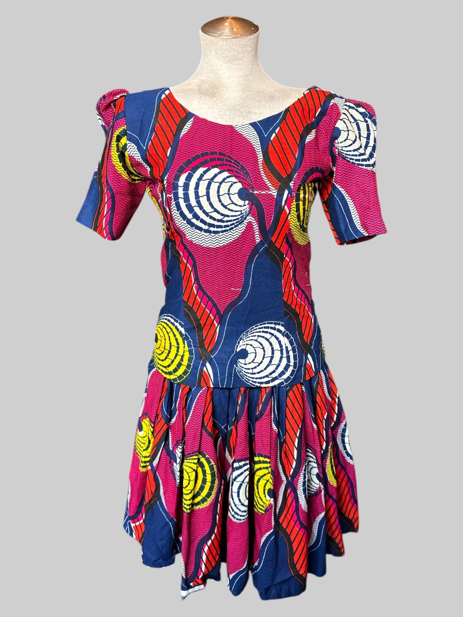 S Handmade 2 piece set with multicolor geometric patterns and puff sleeves