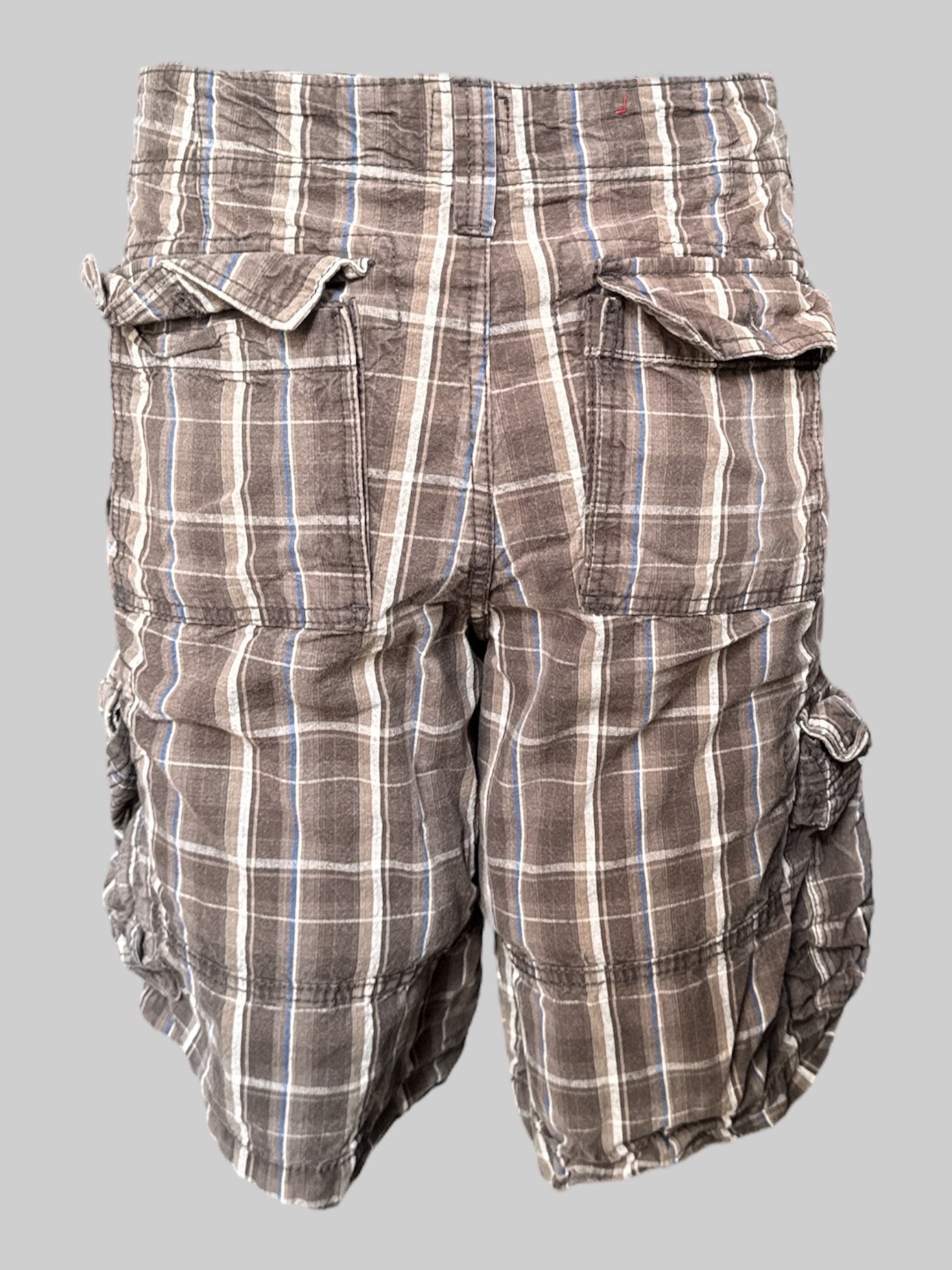 XL Black, gray, white, and blue plaid cargo shorts
