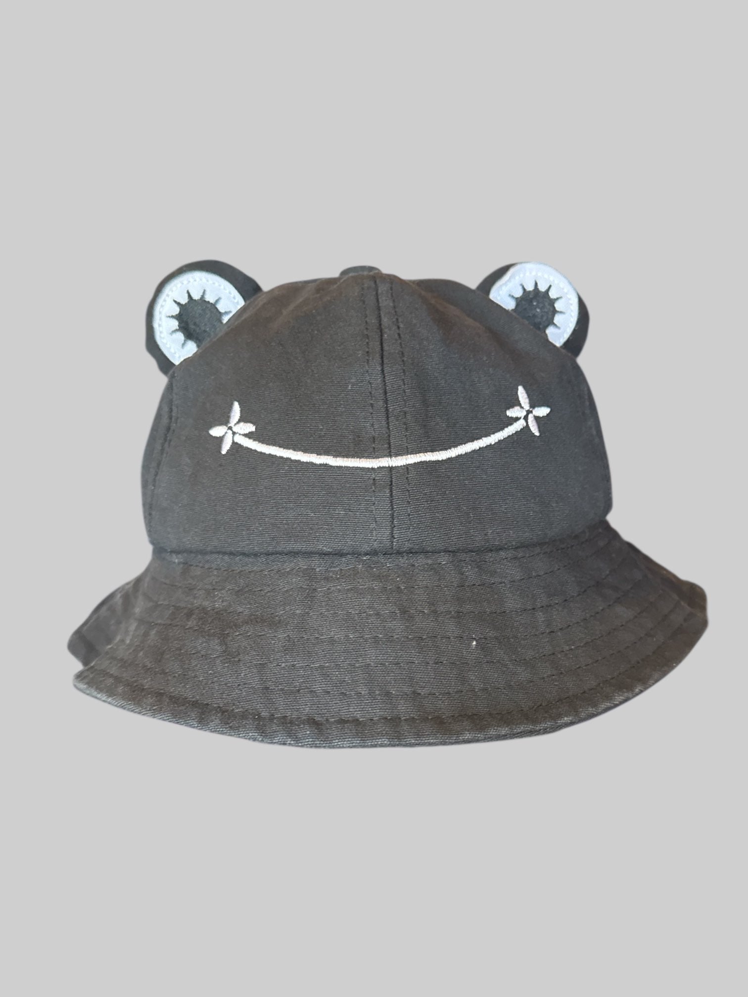 Goth frog bucket hat