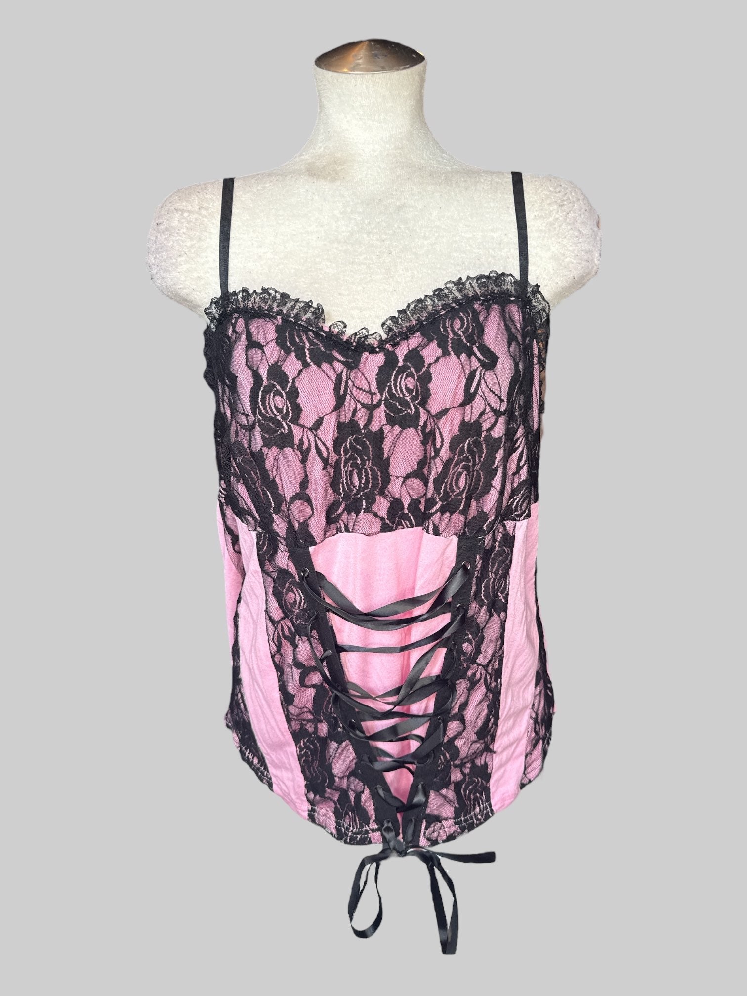 3X Pink sleeveless tank top with black straps and black lace and lacing details on front