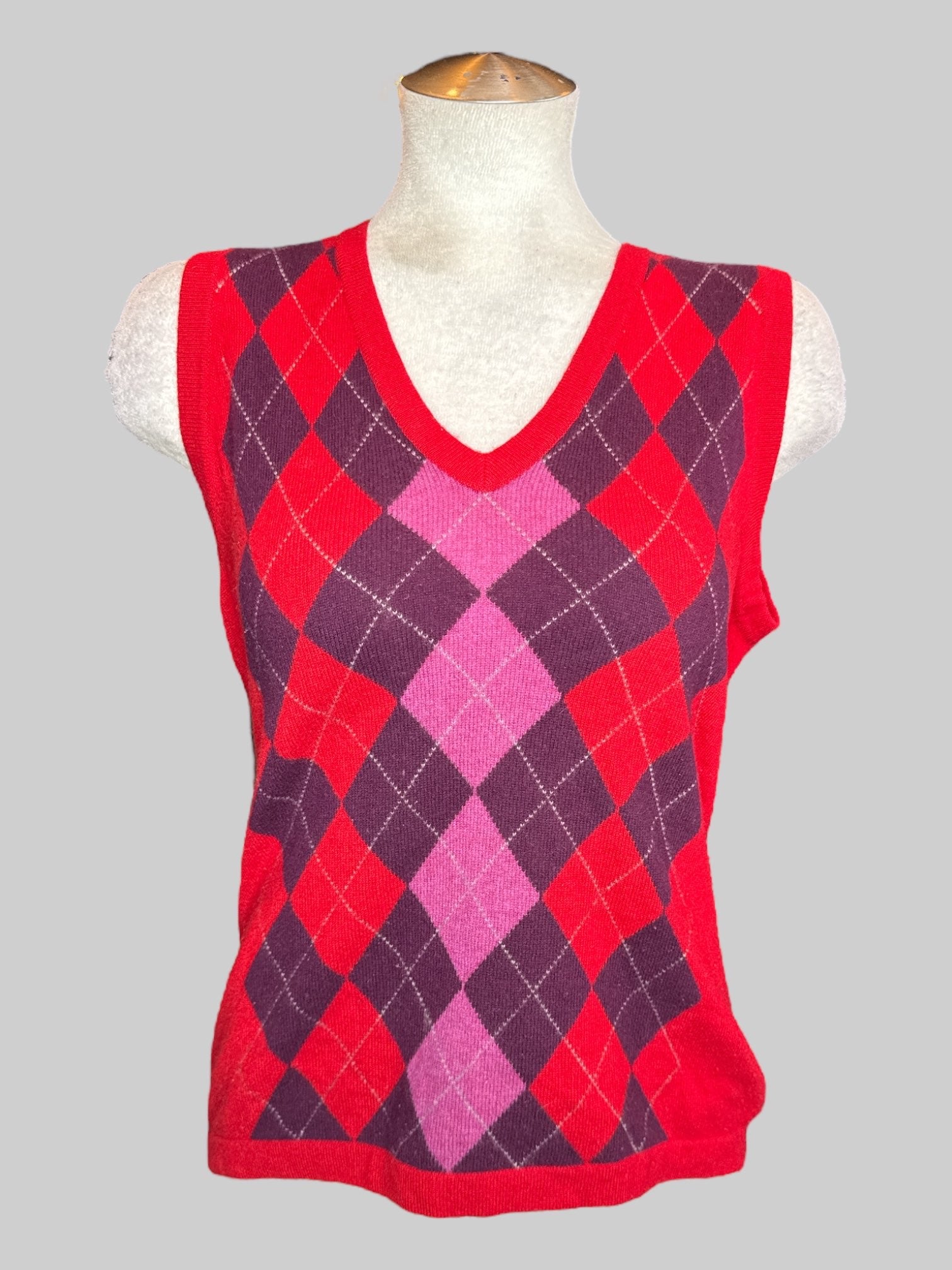 L 100% Cashmere red sweater vest with red, purple, and pink argyle pattern