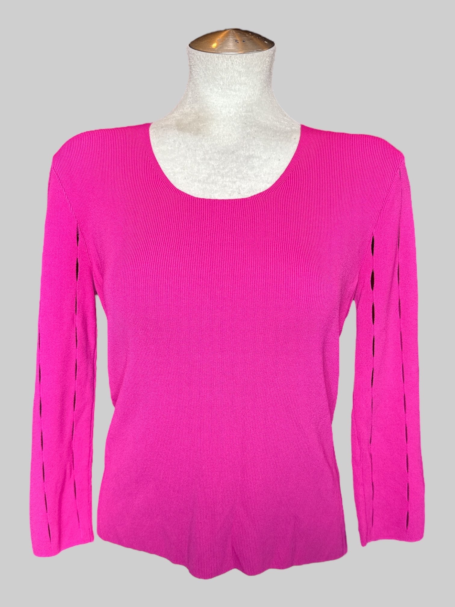 L Vintage pink ribbed top with eyelet cutouts on sleeves