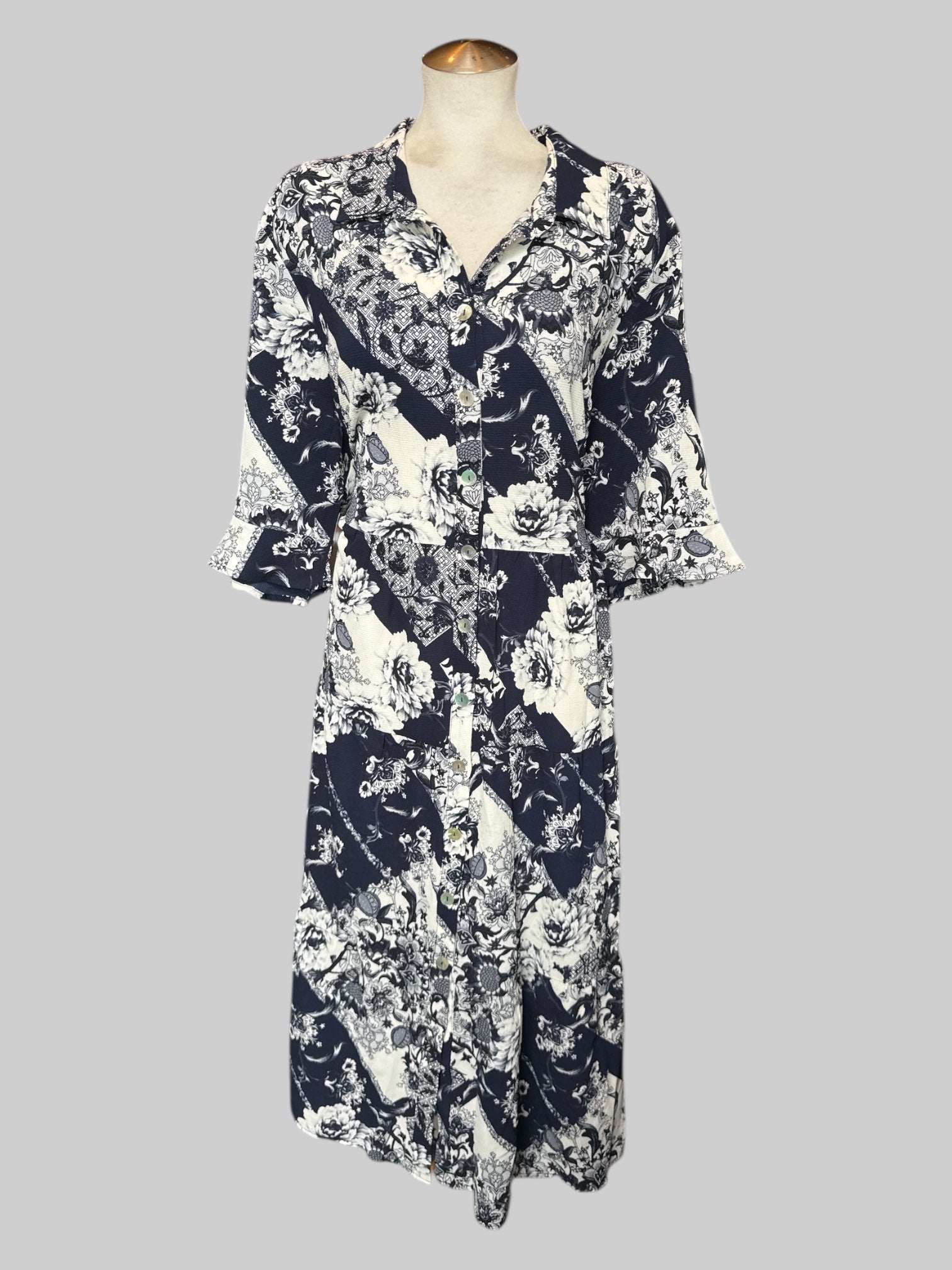 3X NWT Flowy blue button up tiered dress with white and blue multi pattern florals and geometric designs