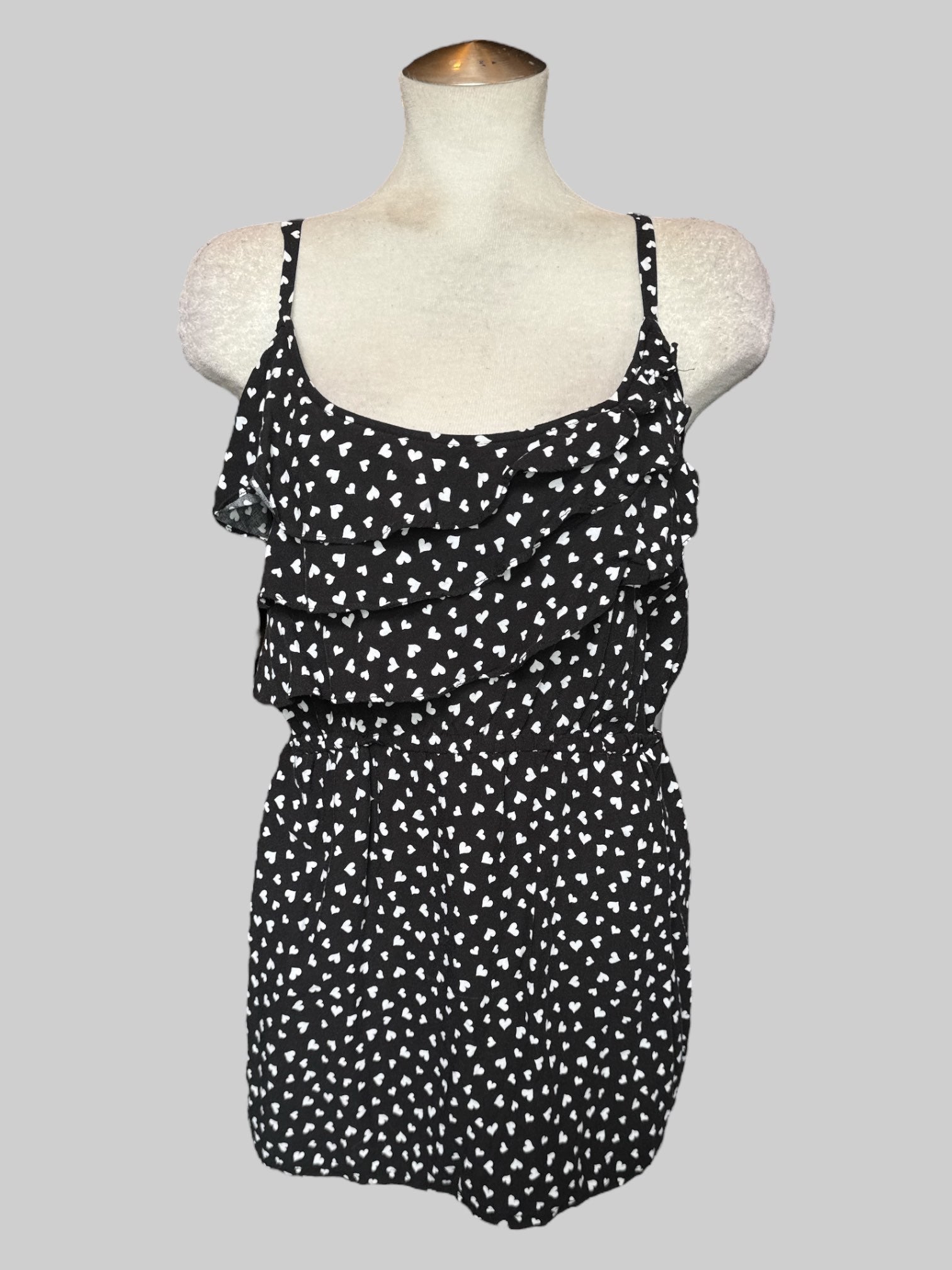 4X Flowy black top with white hearts and ruffle layers
