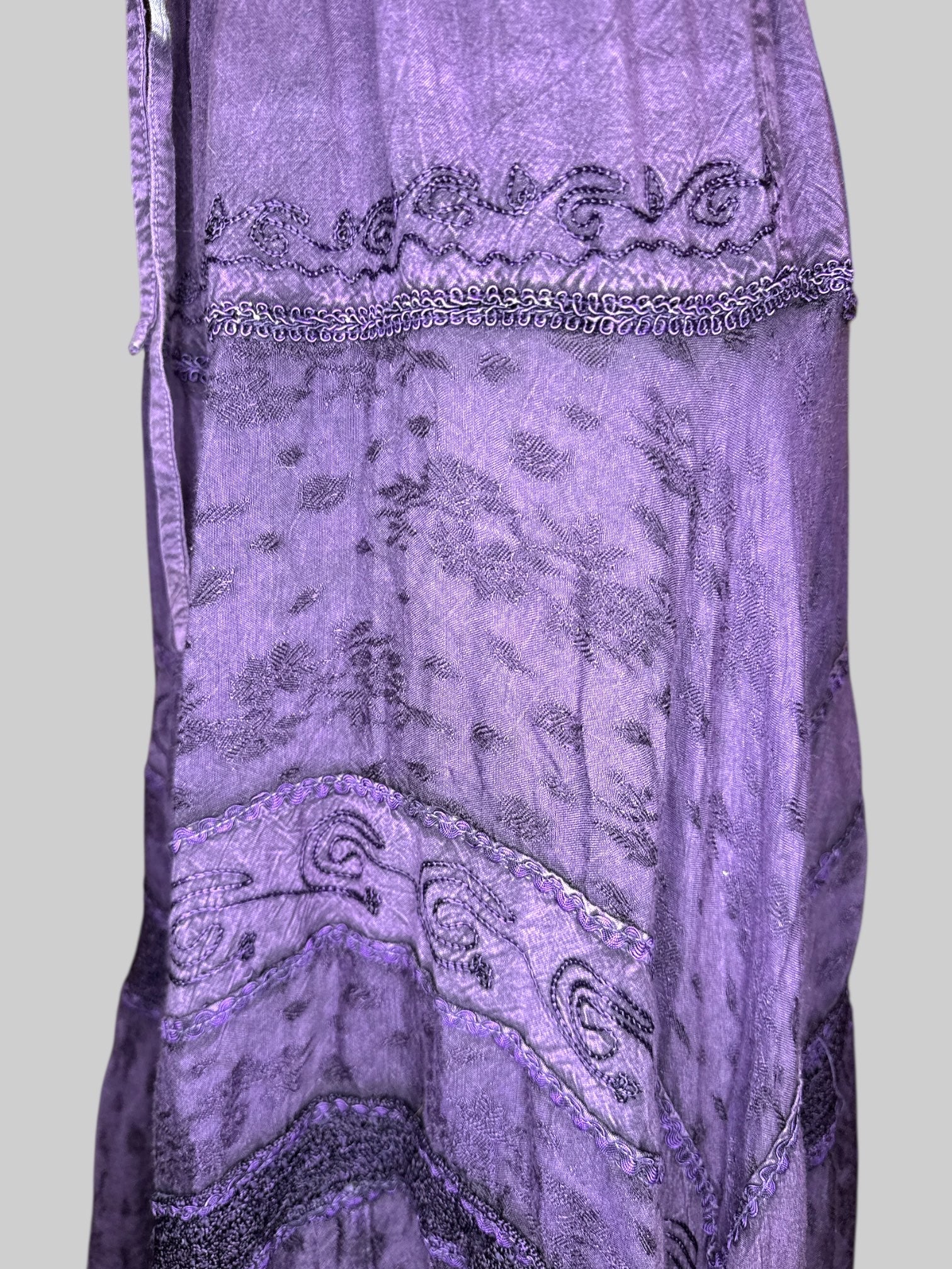 L Beautiful embroidery purple maxi skirt with elastic waistband