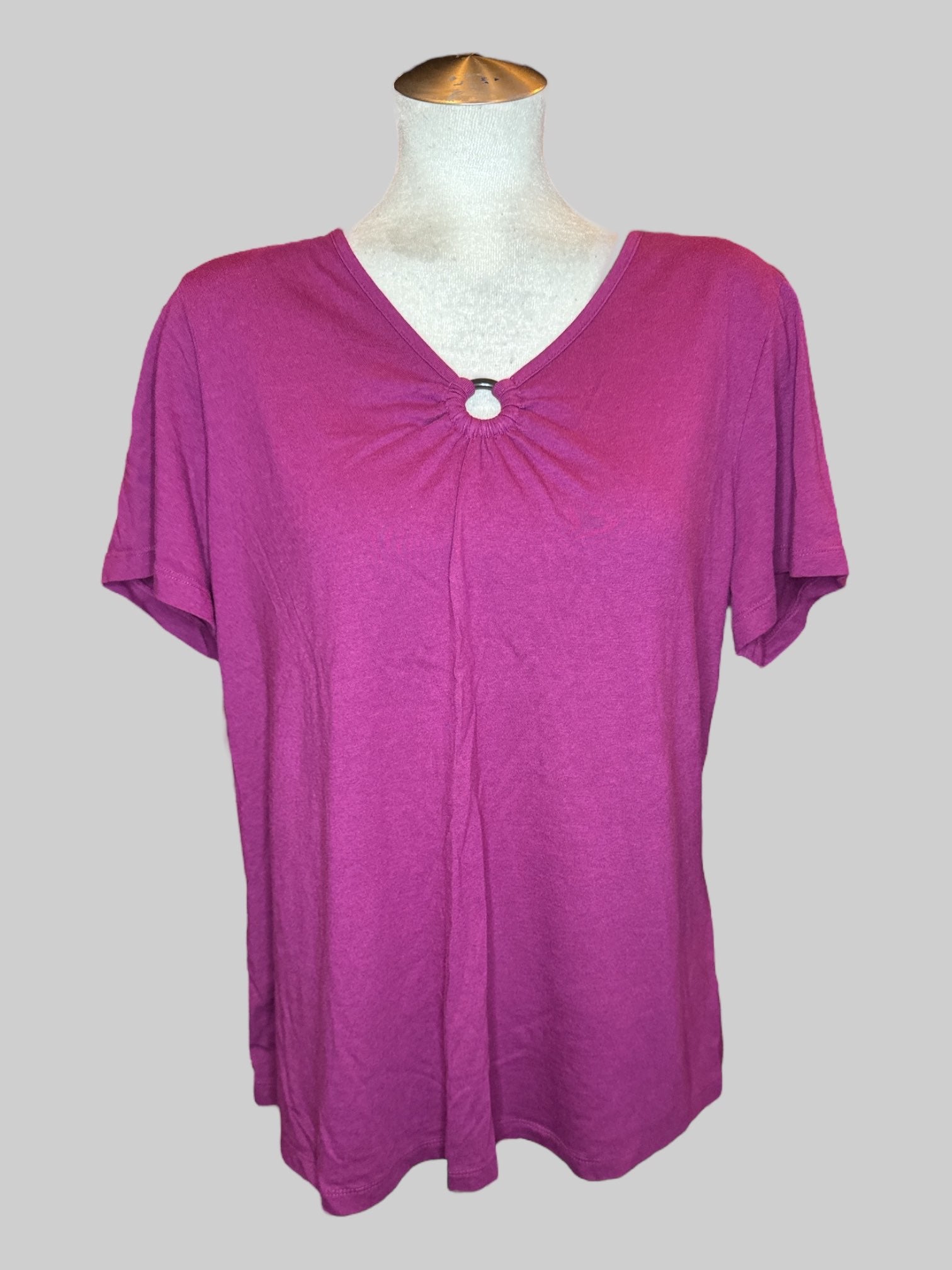 1X Pinkish purple short sleeve top with O-ring