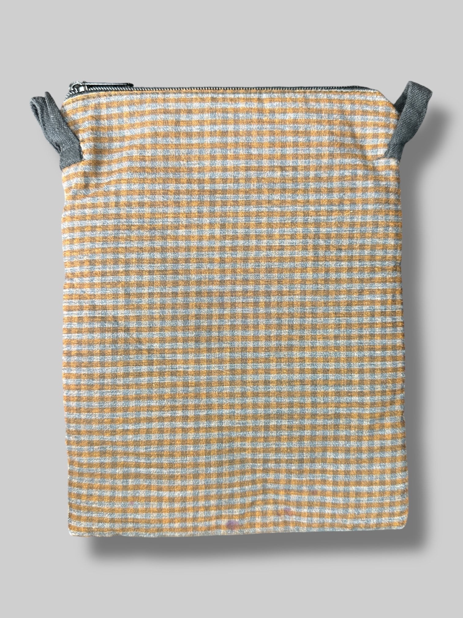 Dark homes knit zipper bag with front pockets, and elephant design