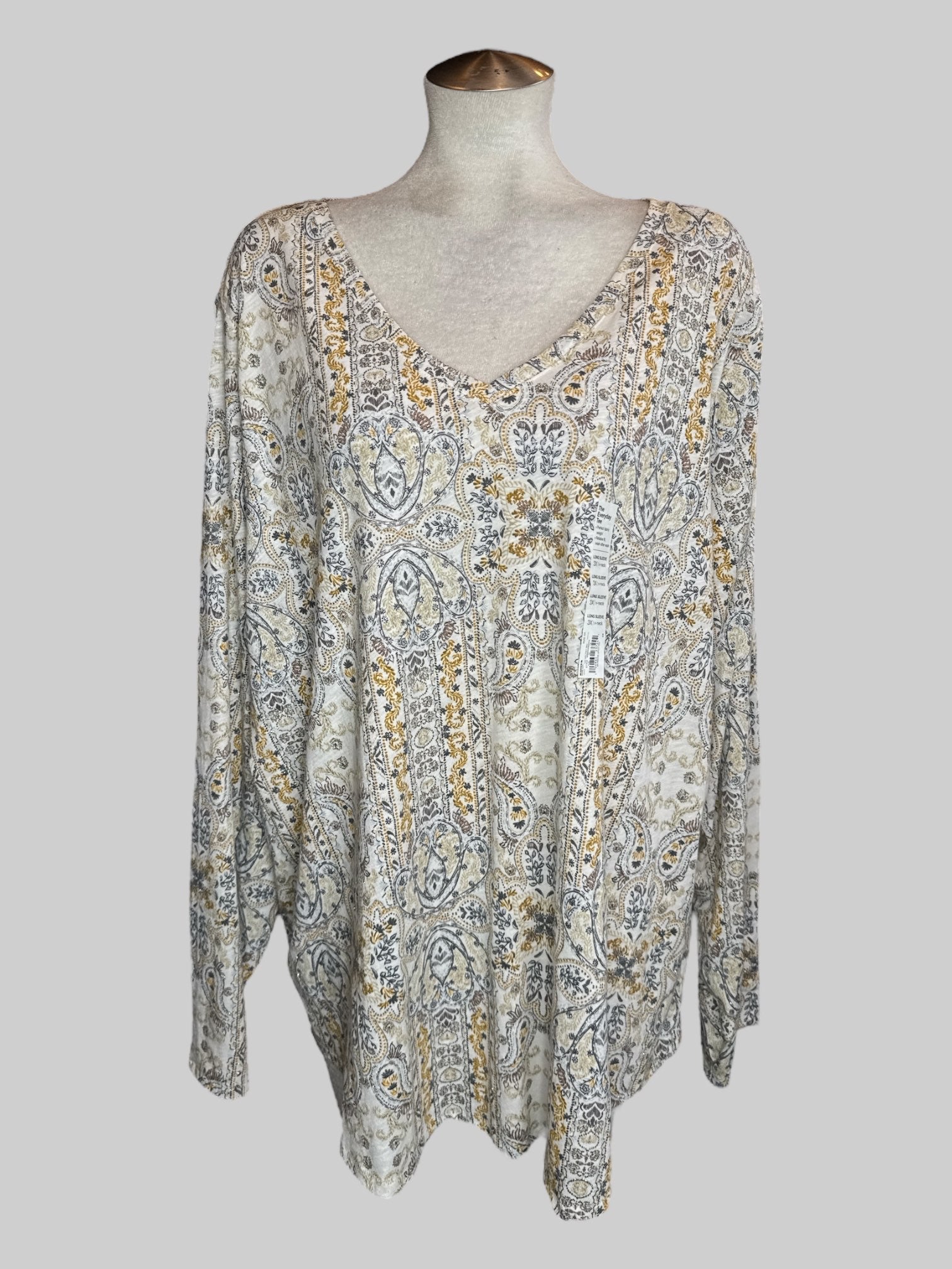 3X White long sleeve top with floral, paisley design and glitter all over