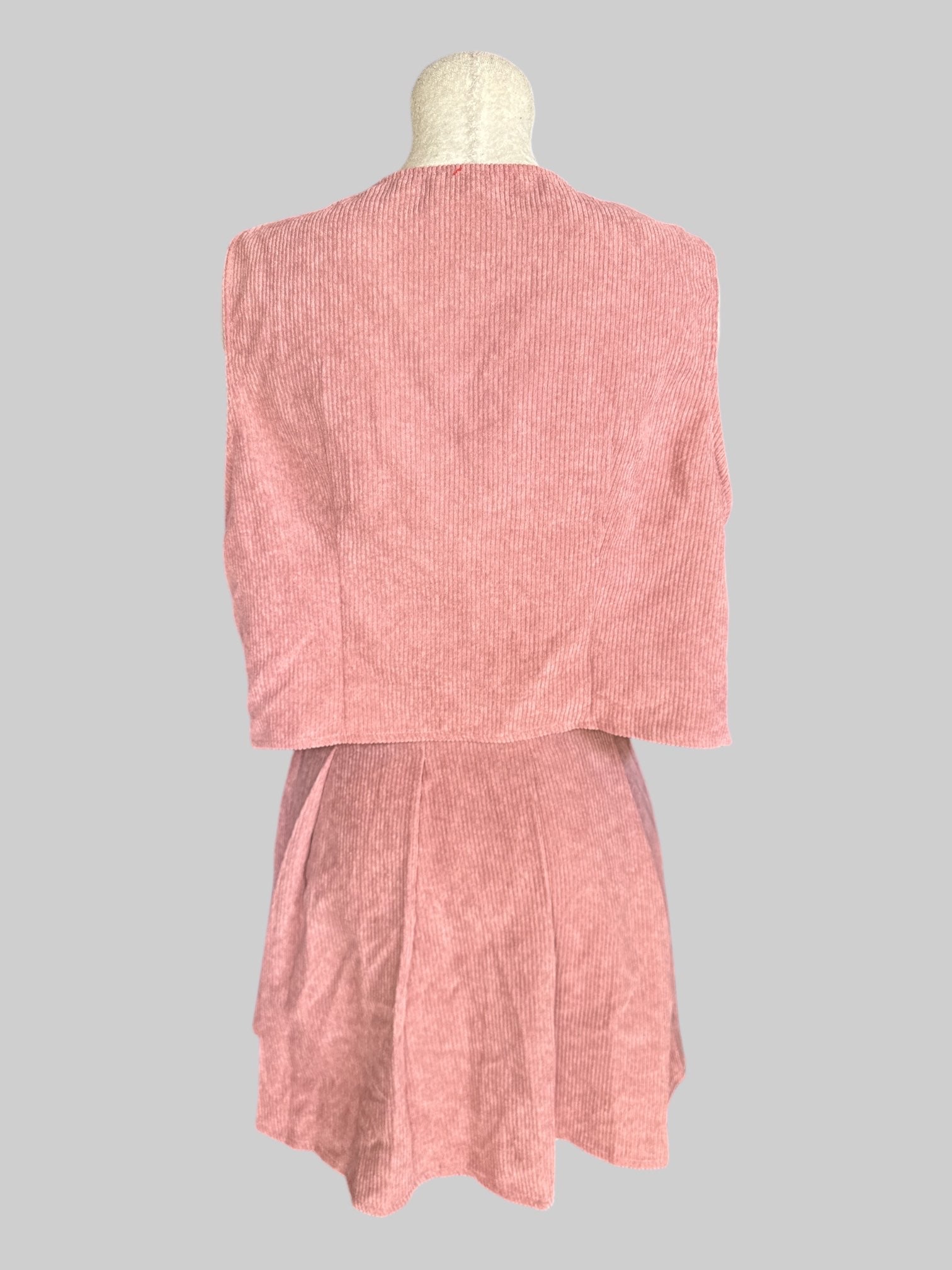 2X Pink corduroy vest and ski skirt with full pockets on vest, and zipper on side of skirt