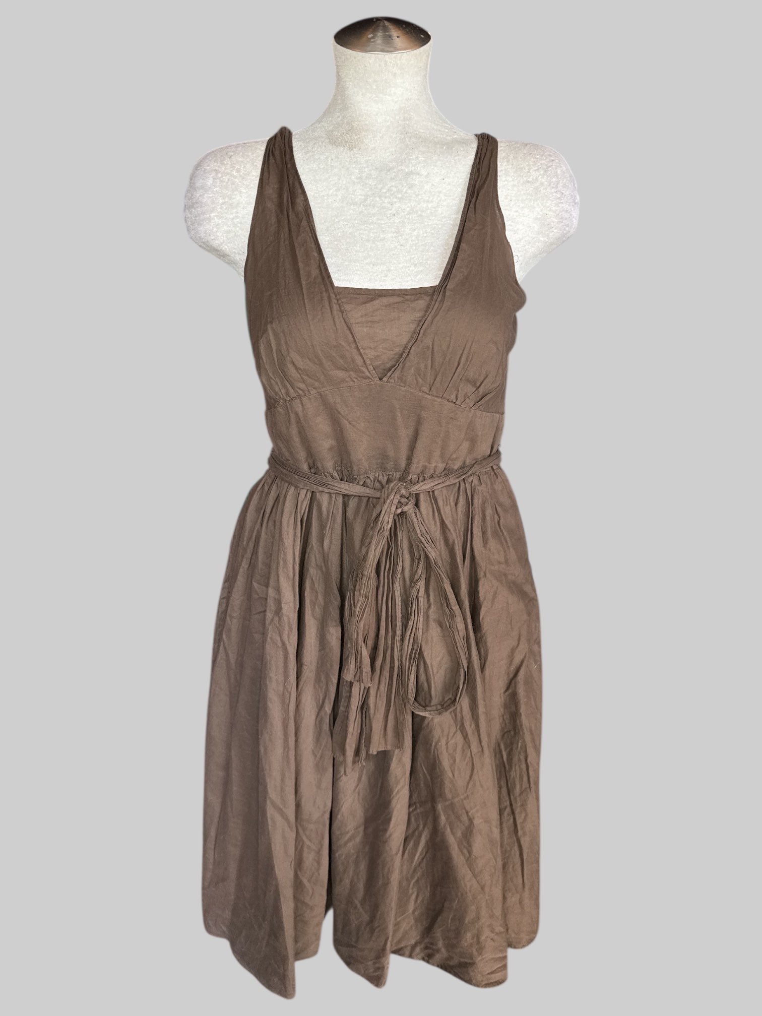 L Brown sleeveless dress with attached cami, zipper on side, and tie belt