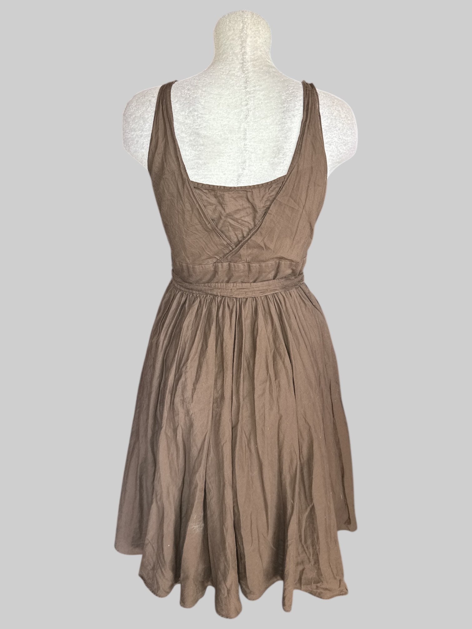 L Brown sleeveless dress with attached cami, zipper on side, and tie belt