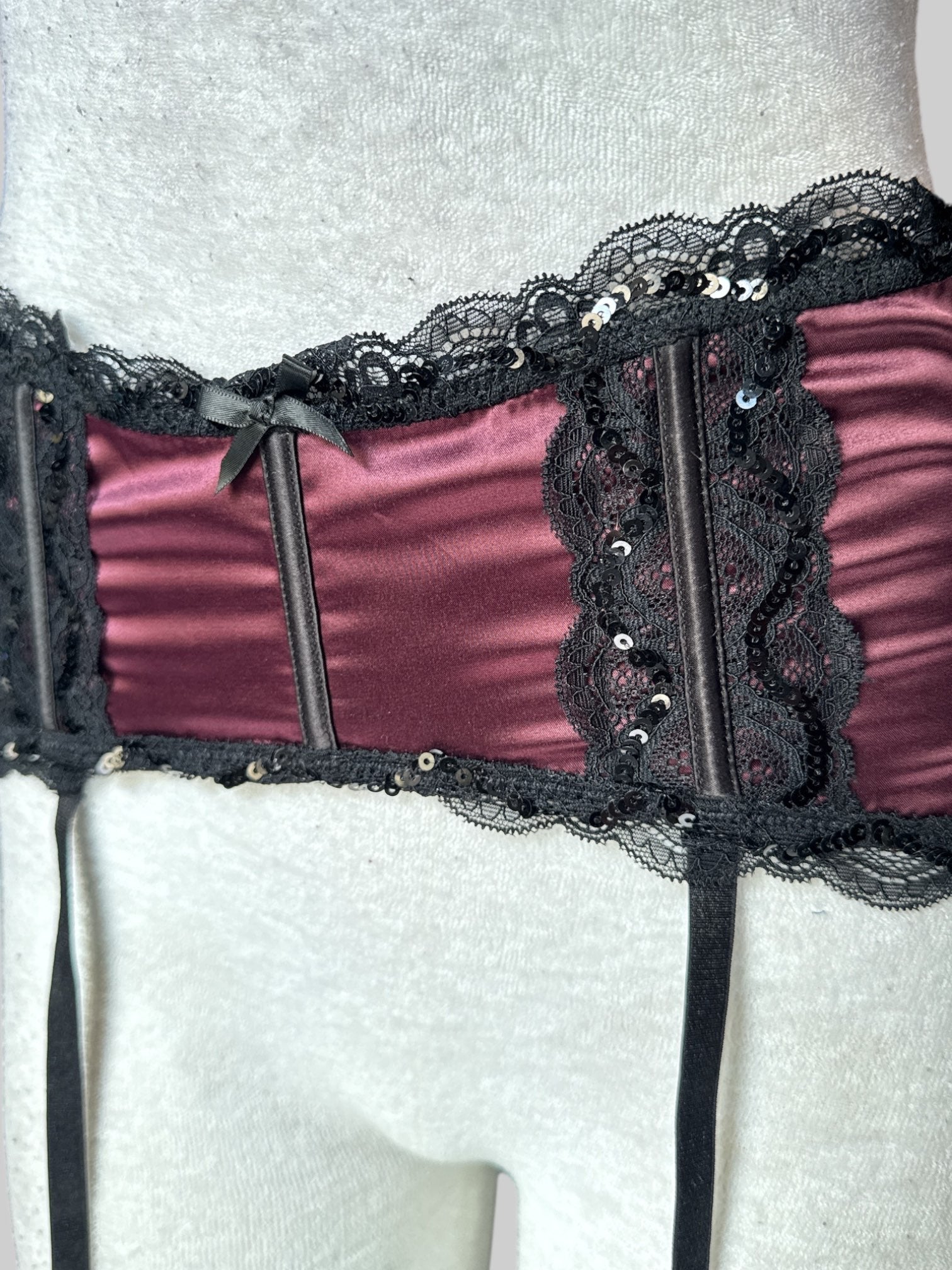 S Killstar burgundy garter belt with black lace