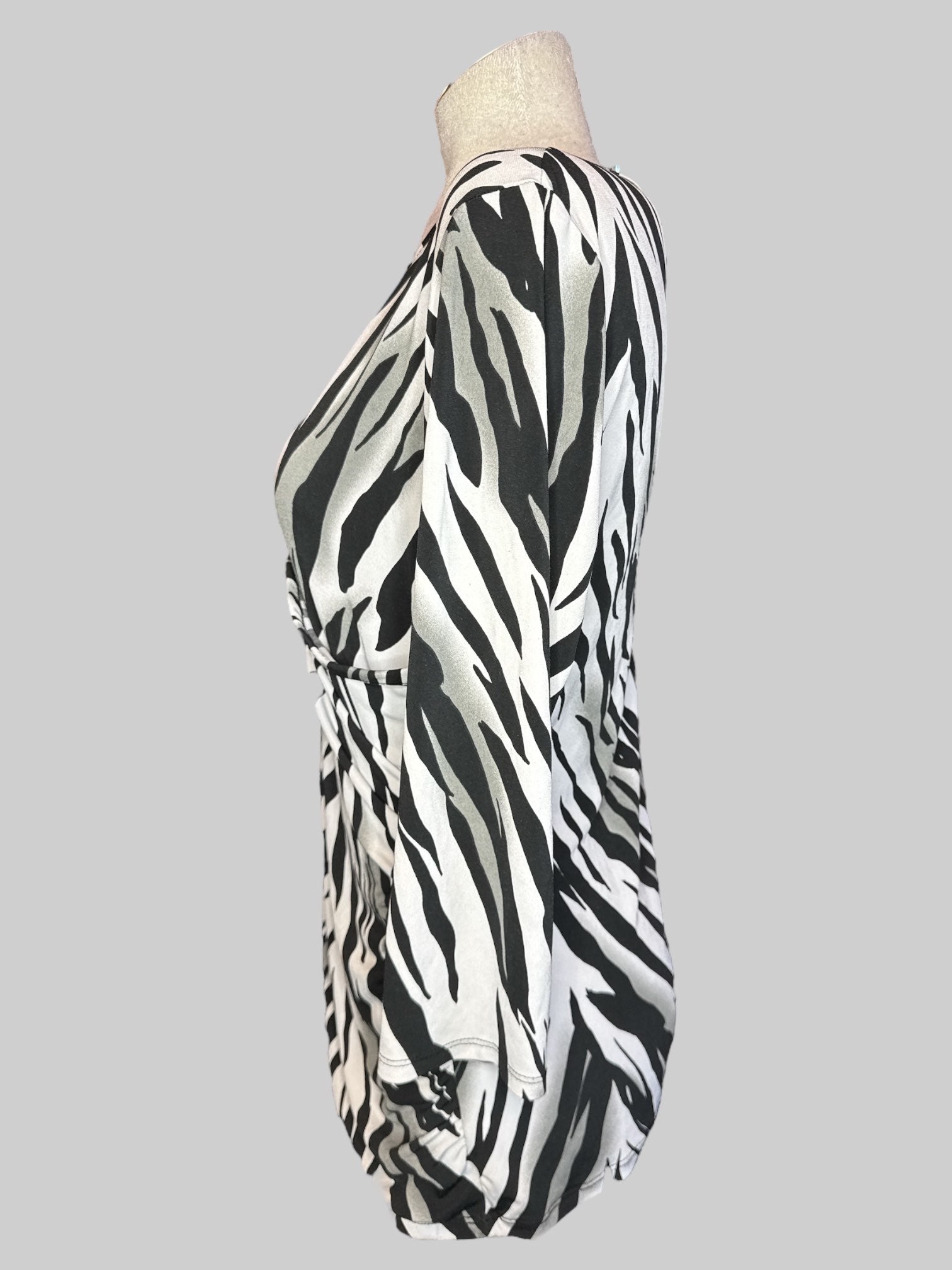XL Y2K white and black zebra pattern faux wrap top and ruching on sides