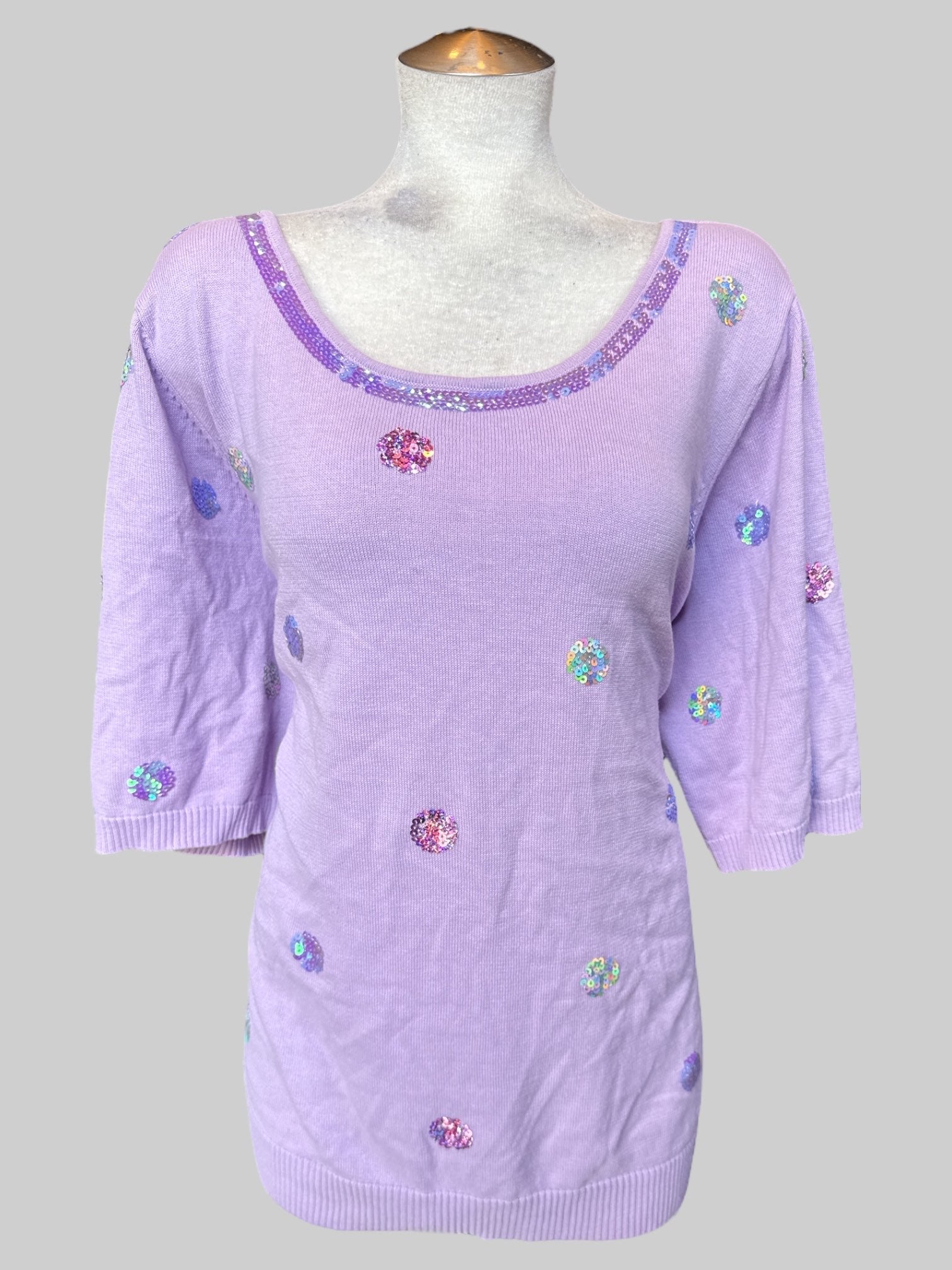 3X Vintage light purple short sleeve top with purple circle sequins and sequin neckline