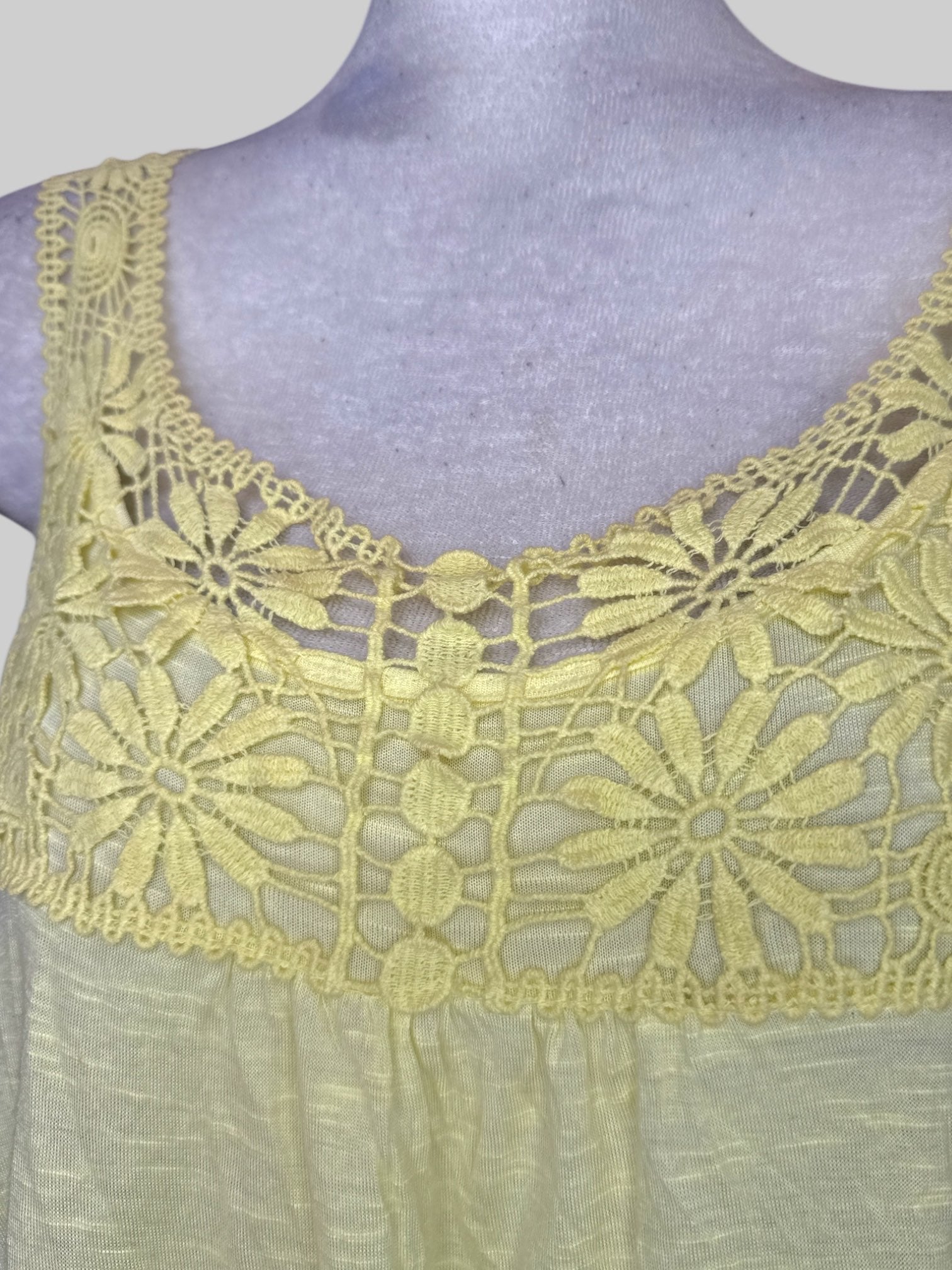 XL Light yellow sleeveless top with crochet chest and shoulders and straps on back