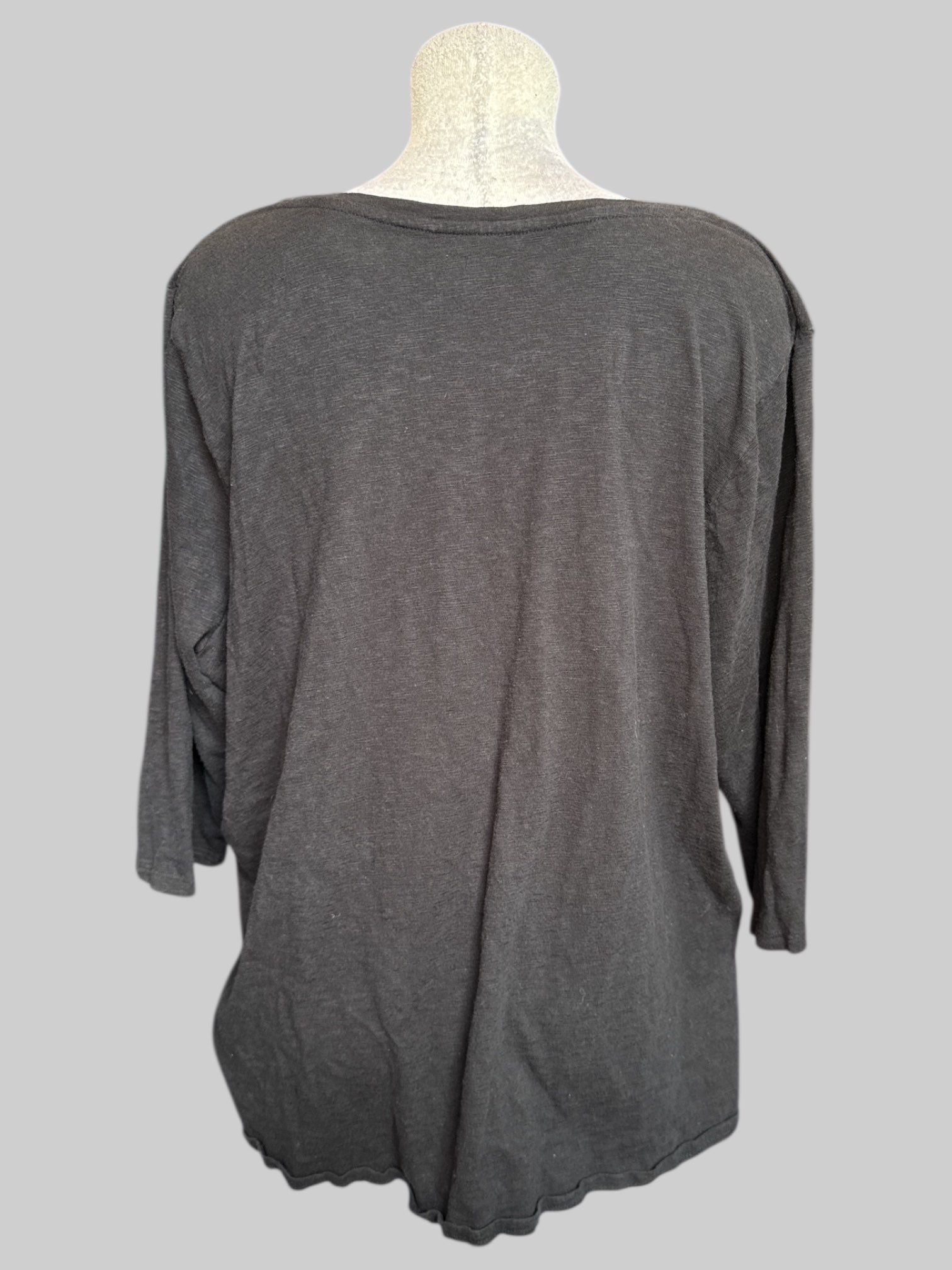 4X Black flowy top with tie in front and quarter sleeves