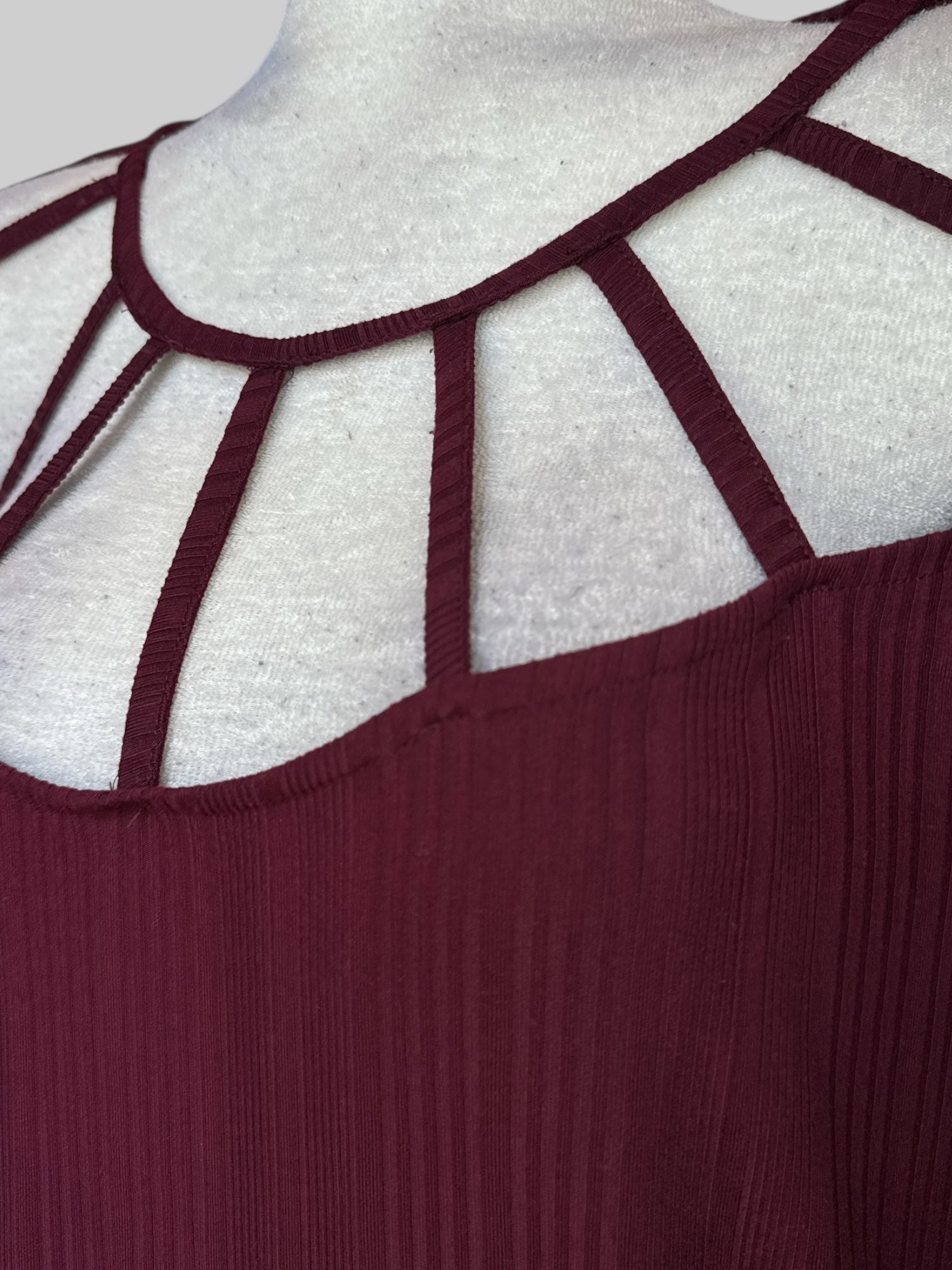 3X Burgundy ribbed top with chest cutouts and ruching on sides