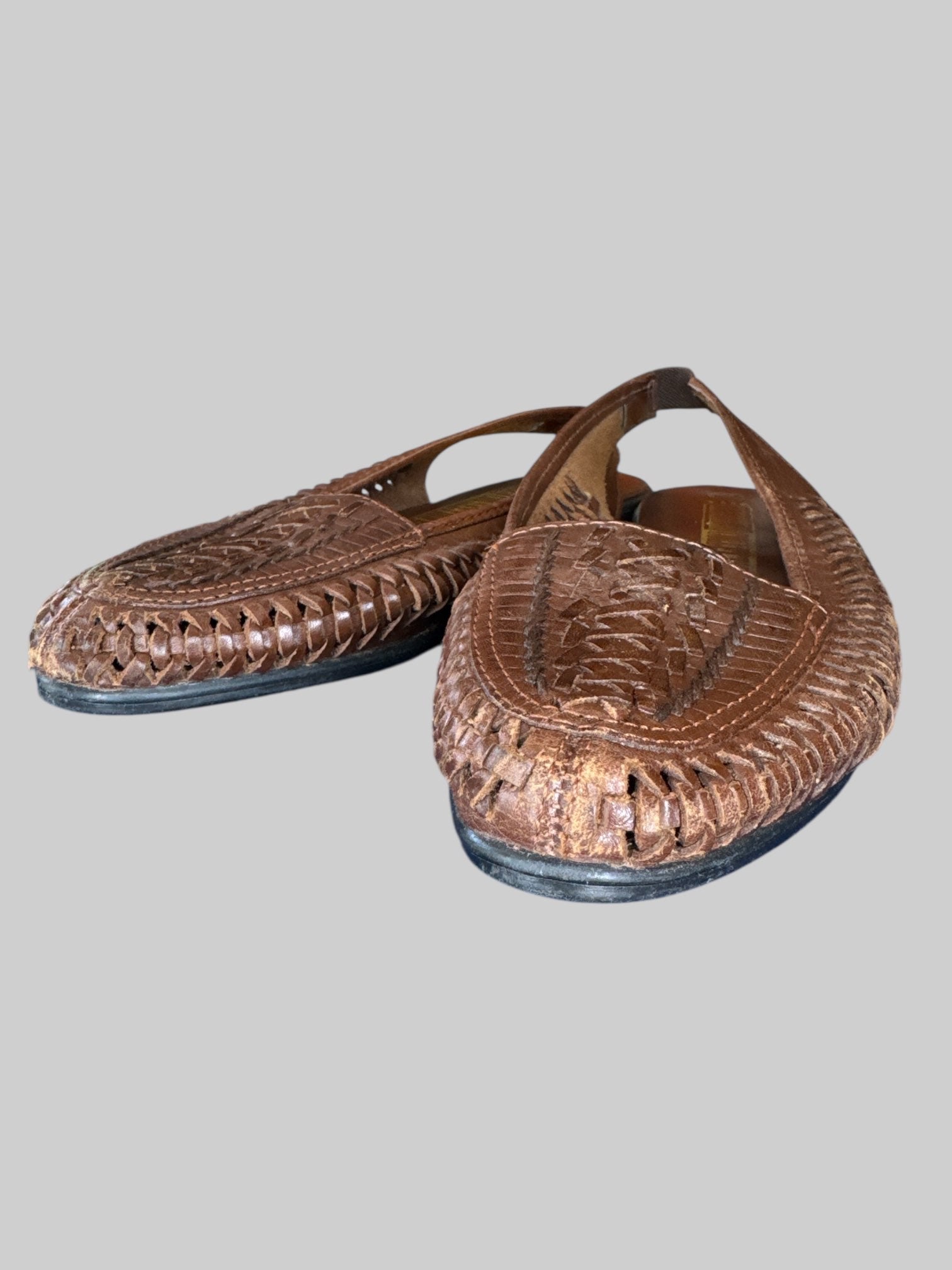 Size 6 Vintage brown genuine leather woven flats