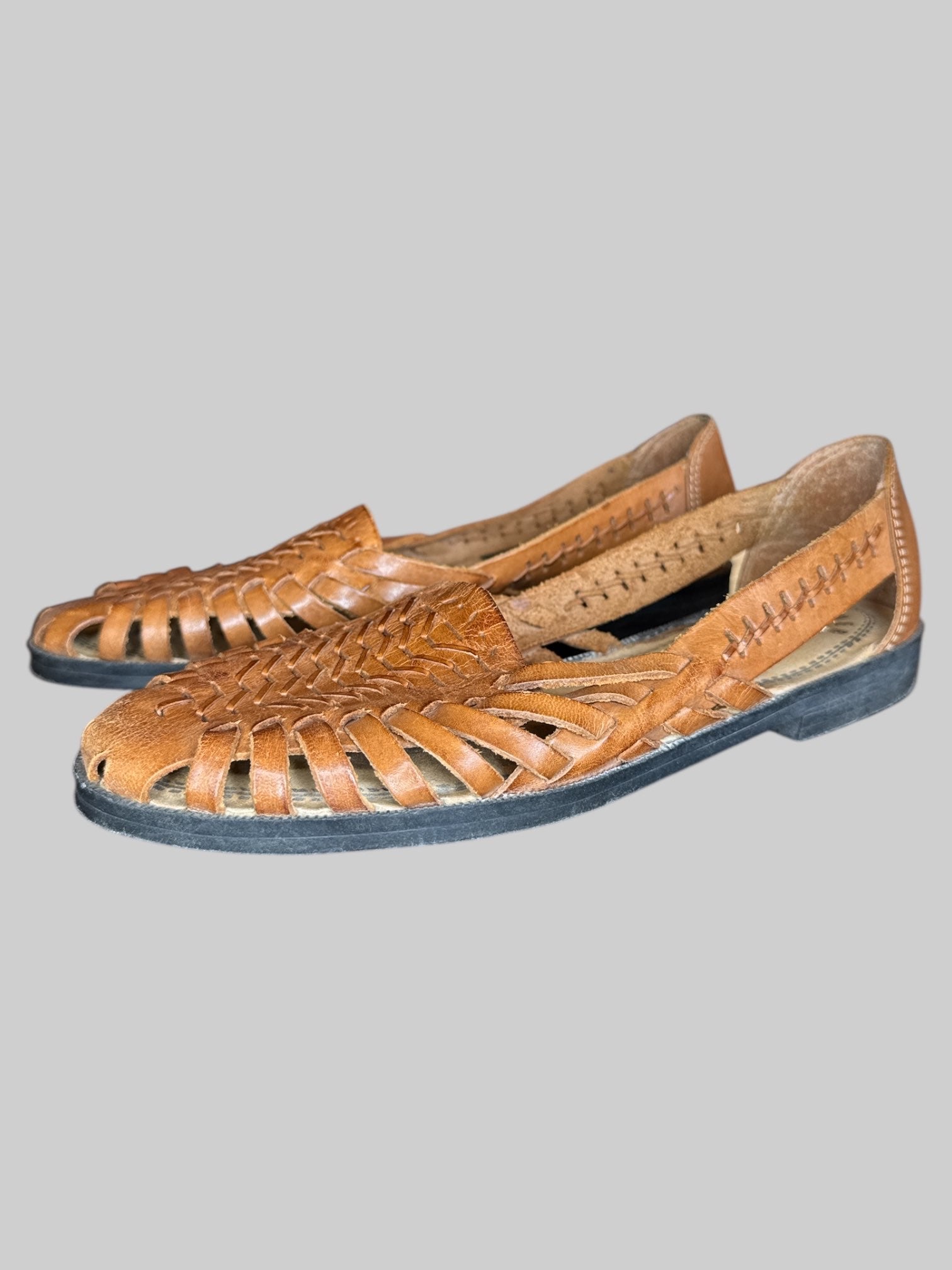 Size 6.5 Vintage brown genuine leather woven flats