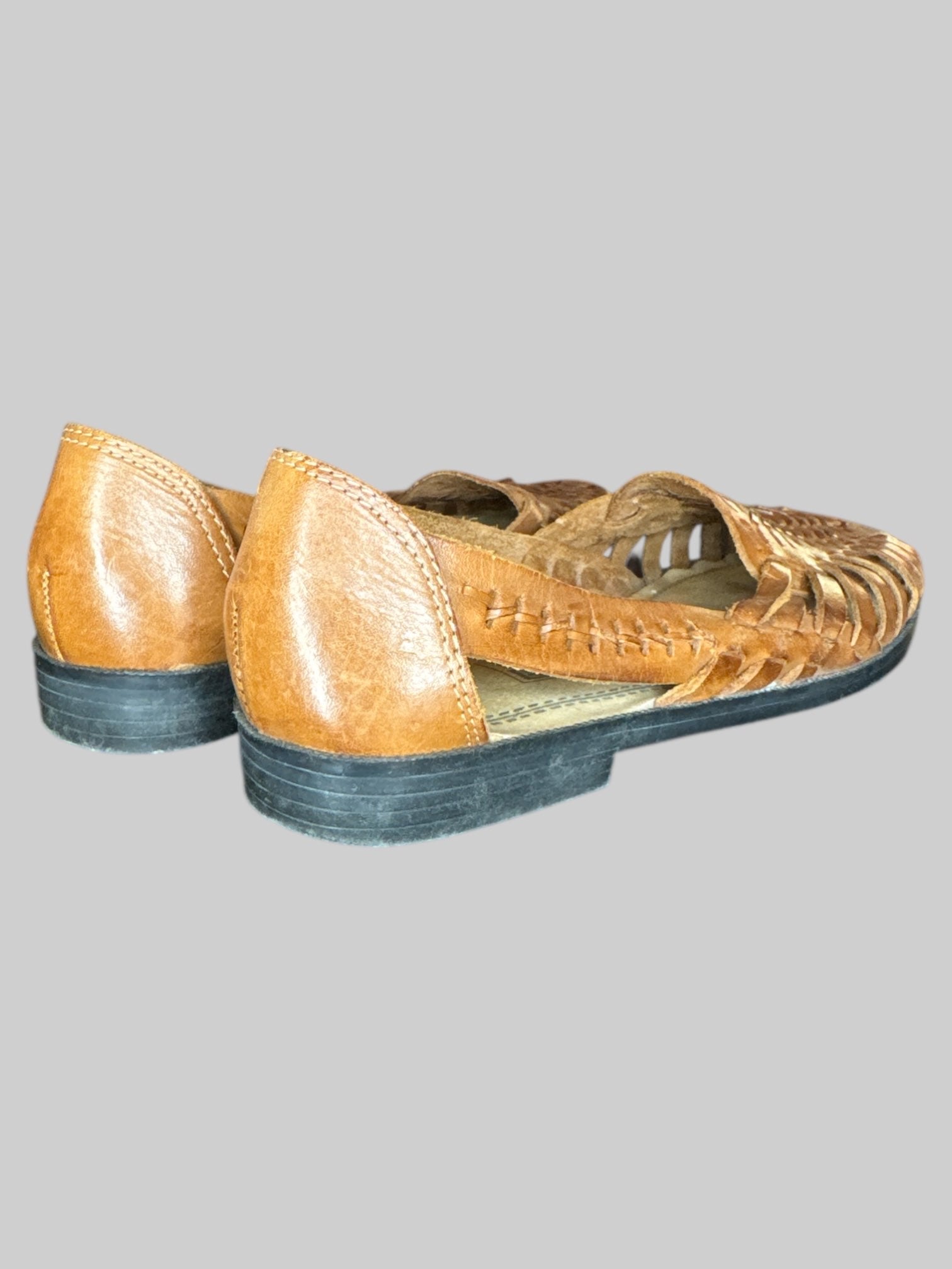 Size 6.5 Vintage brown genuine leather woven flats